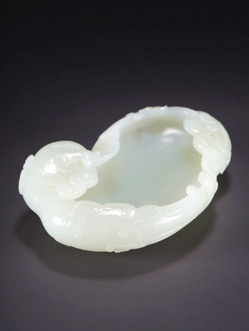 A HETIAN JADE 'PHOENIX' BRUSH WASHER - 6