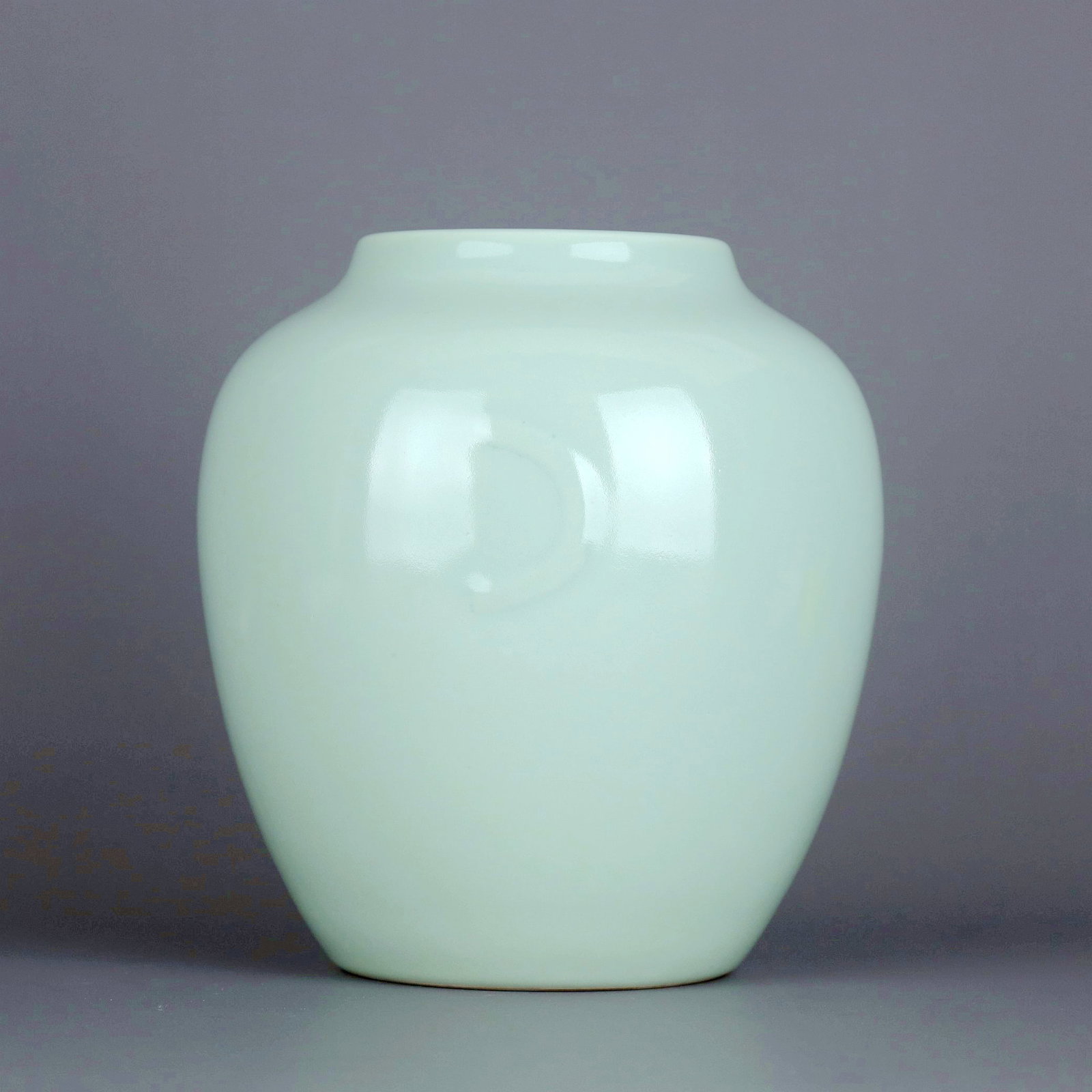 A BEAN-GREEN GLAZED MOON-EAR JAR - 3