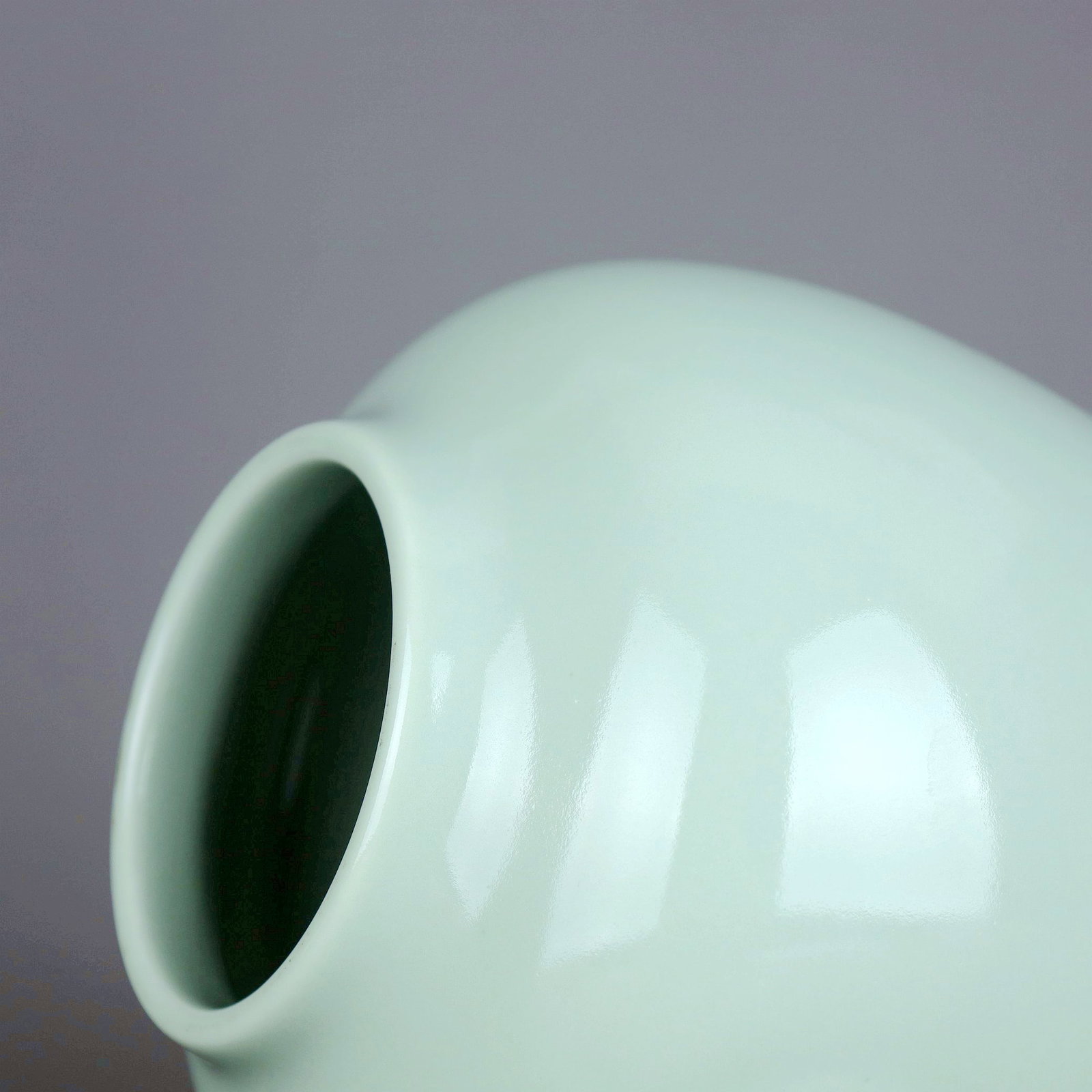 A BEAN-GREEN GLAZED MOON-EAR JAR - 5