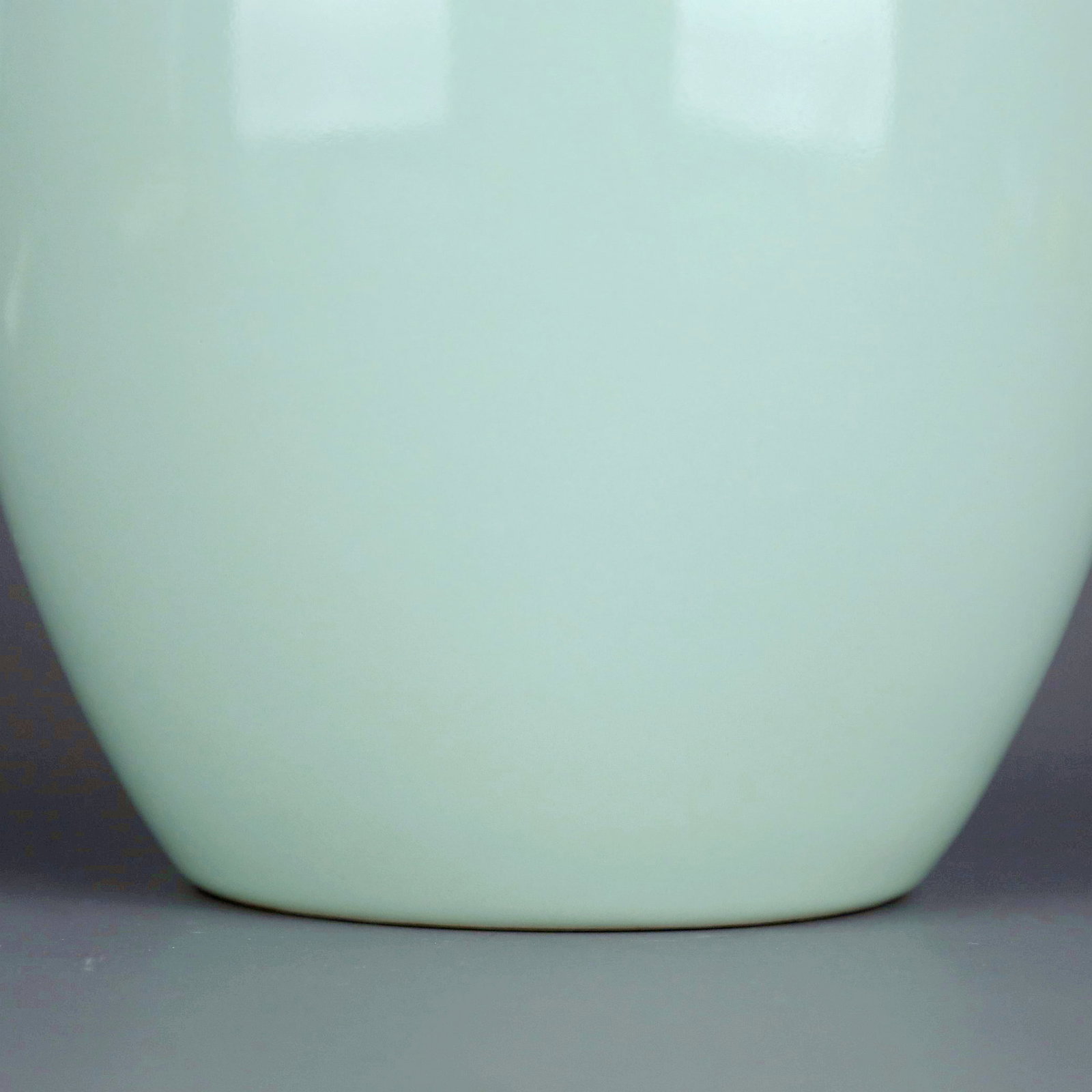 A BEAN-GREEN GLAZED MOON-EAR JAR - 8
