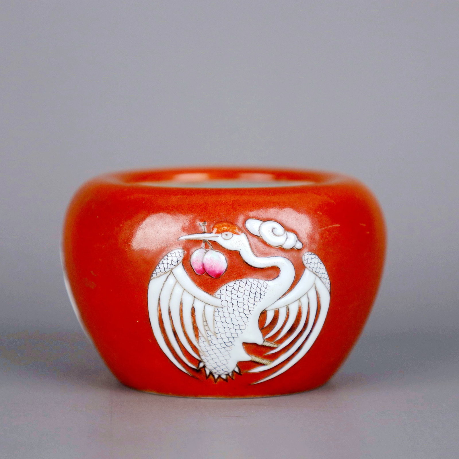 A IRON-RED GROUND RAISED WHITE CRANE APPLE BRUSH WASHER (1 of 9)