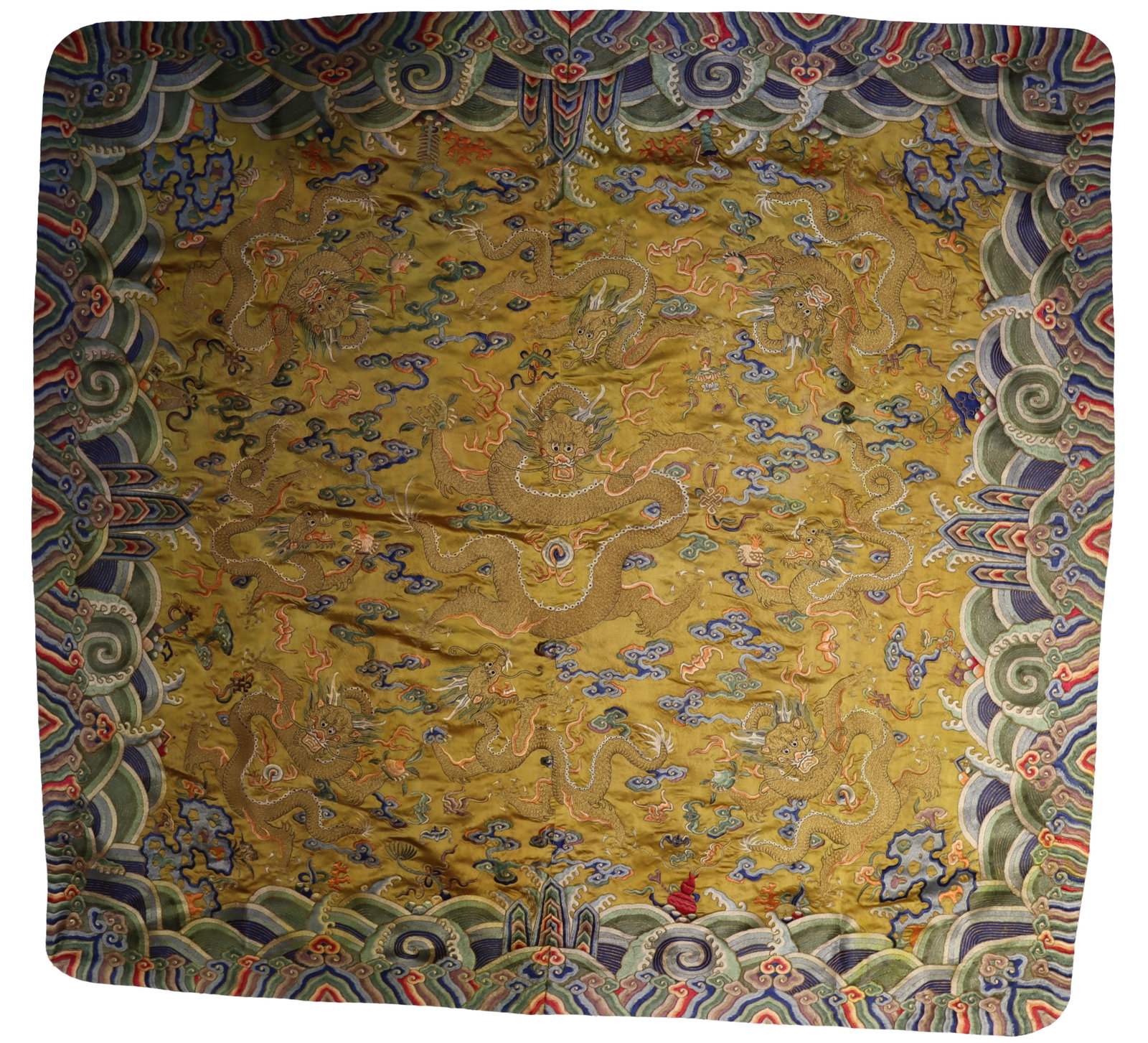 Silk Cloud and Dragon Pattern Embroidery: Silk Cloud and Dragon Pattern Embroidery (120 x 112cm)