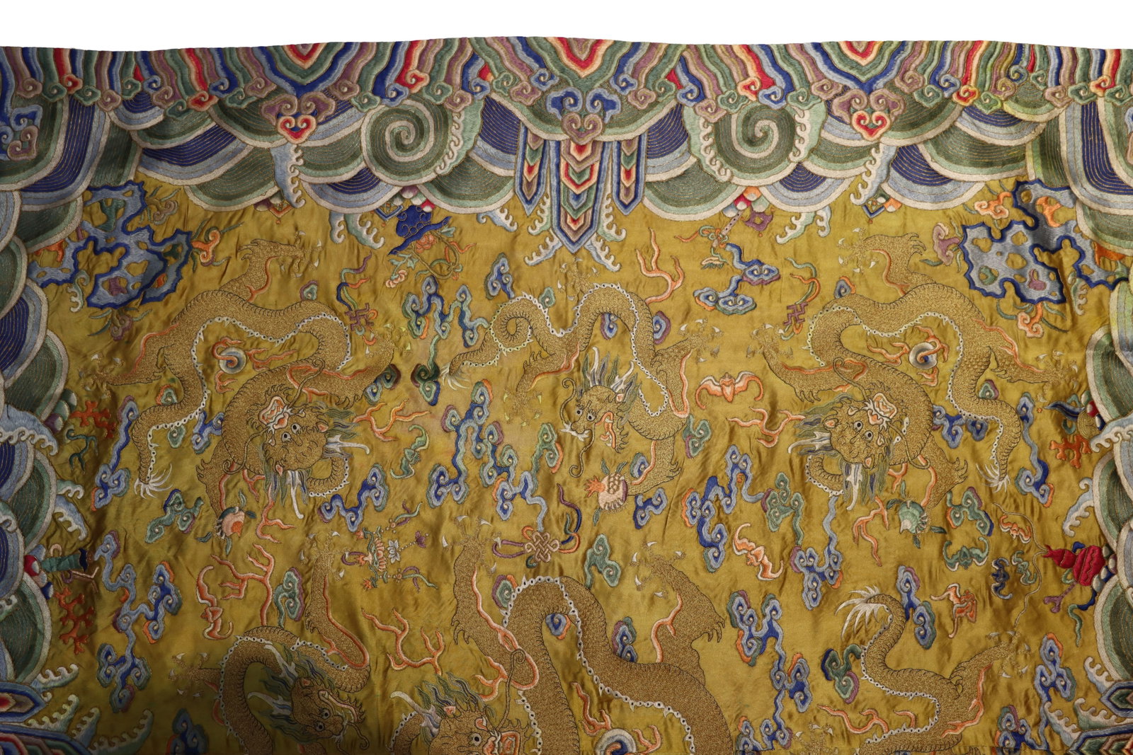 Silk Cloud and Dragon Pattern Embroidery - 4