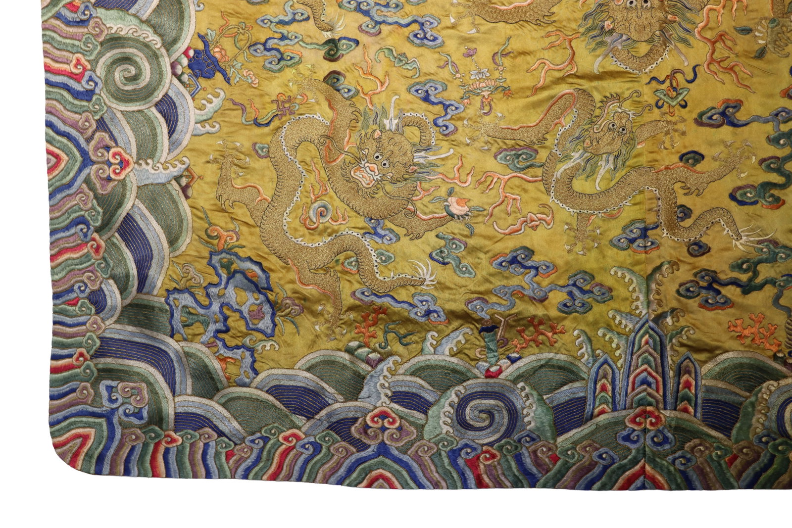 Silk Cloud and Dragon Pattern Embroidery - 8