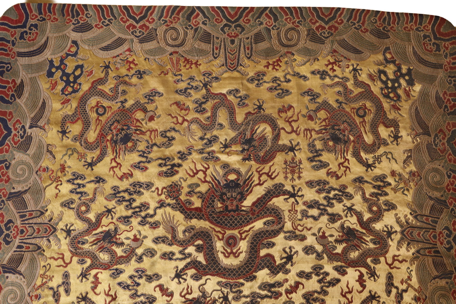 Silk Cloud and Dragon Pattern Embroidery - 7