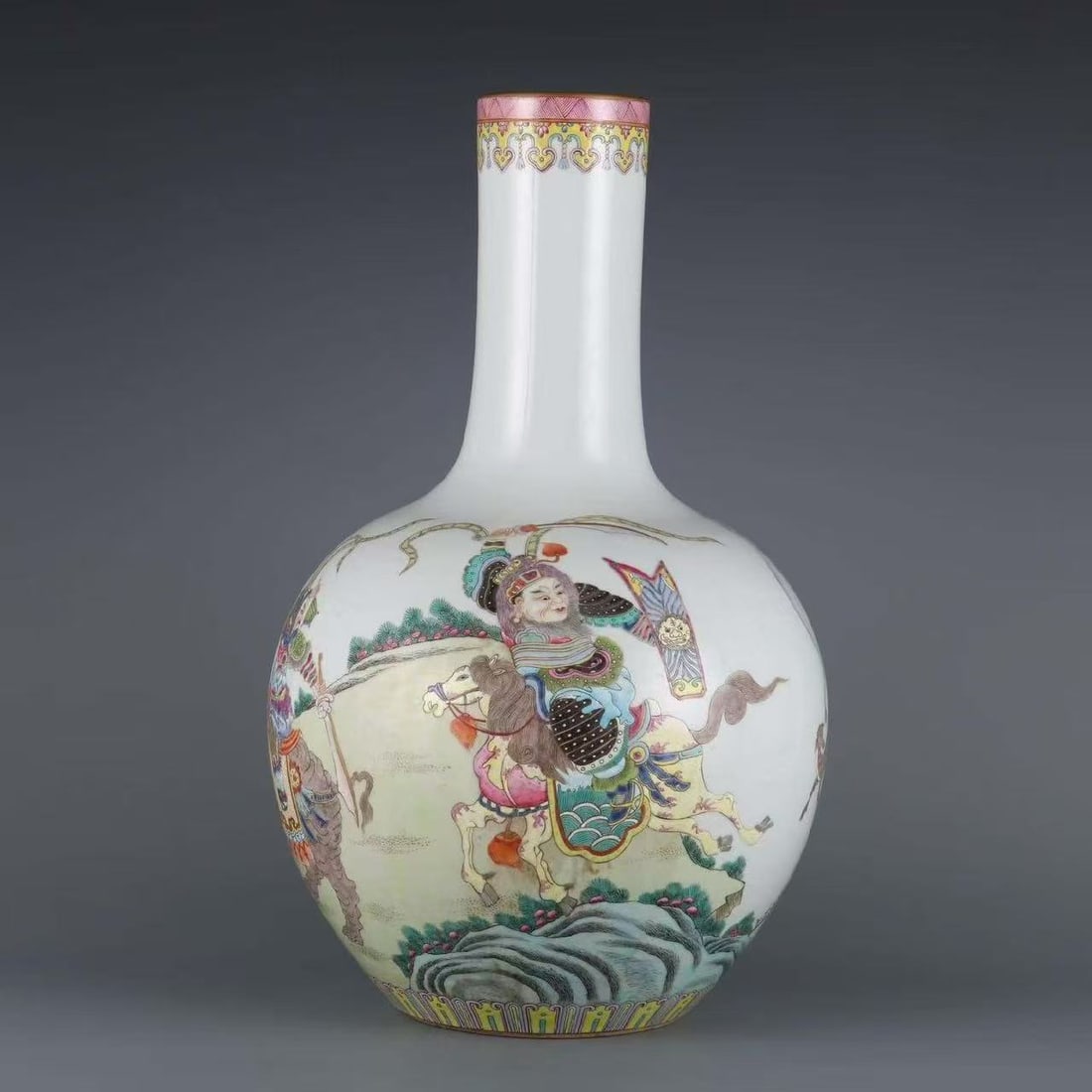 Famille Rose Character Story and Beast Pattern Porcelain Vase: Famille Rose Character Story and Beast Pattern Porcelain Vase (42.6 x 8cm)