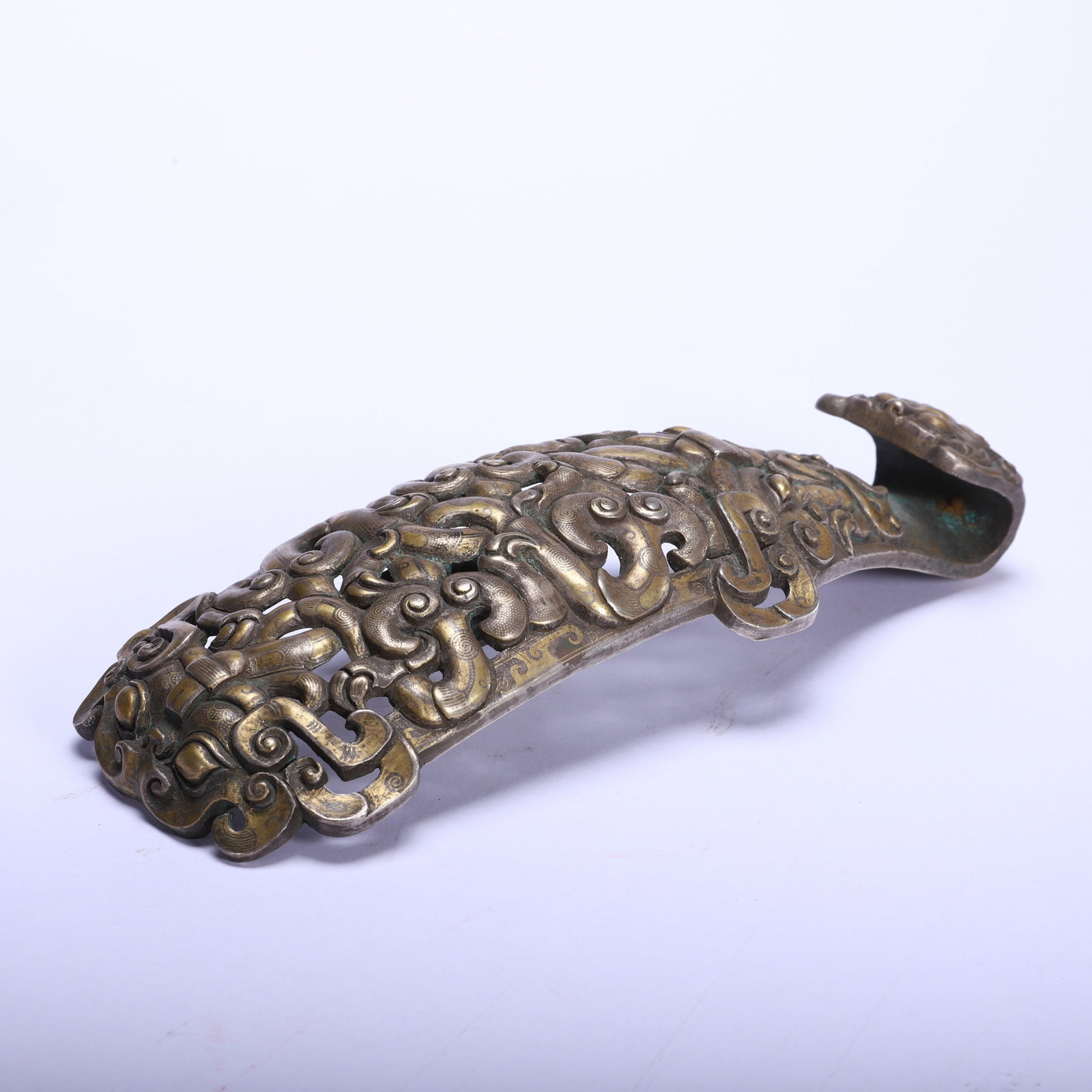 A BRONZE CHILONG BELTHOOK - 9