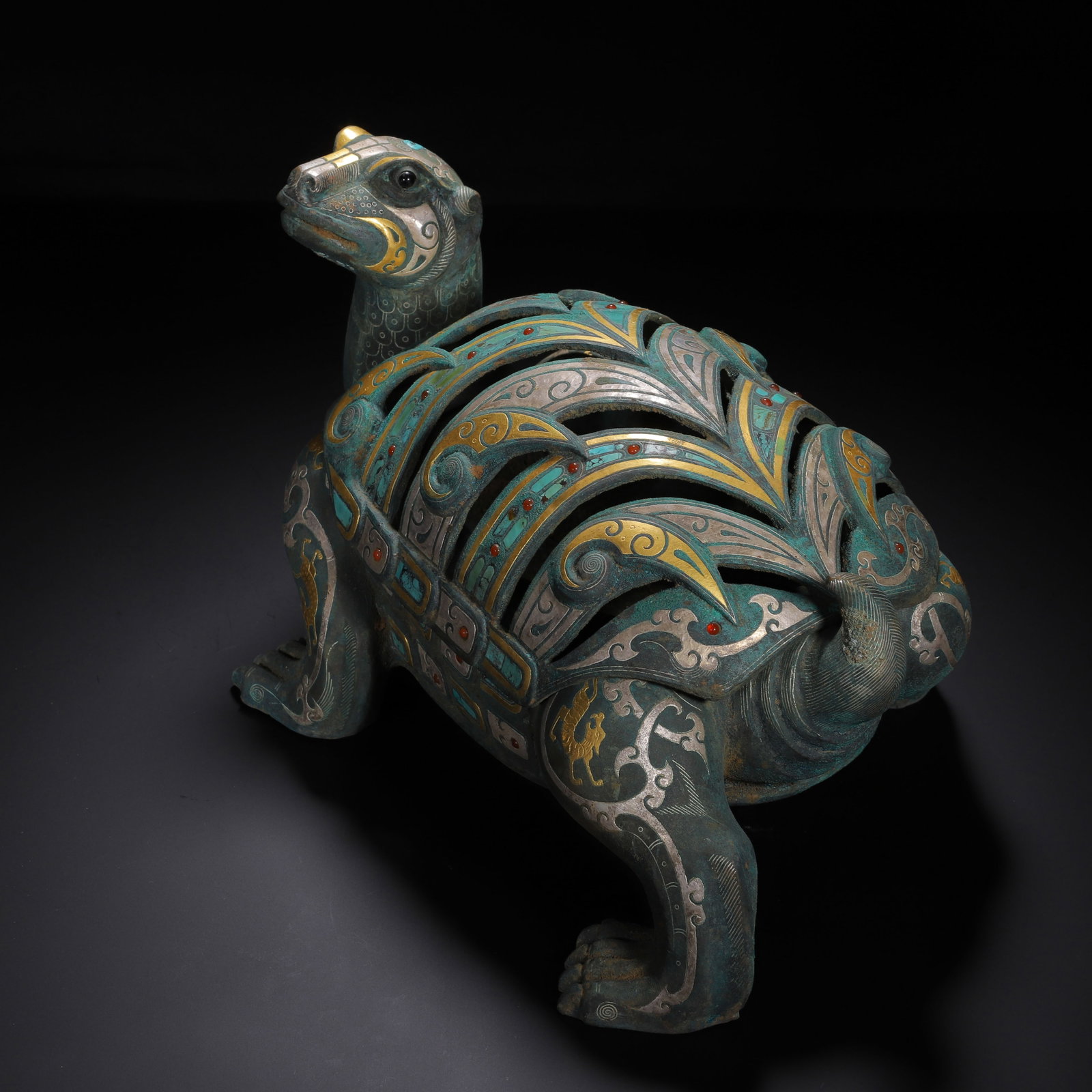 CHINESE GILT-BRONZE TORTOISE-FORM CENSER: CHINESE GILT-BRONZE TORTOISE-FORM CENSER (30 x 24 x 19cm,Weight 5690g)