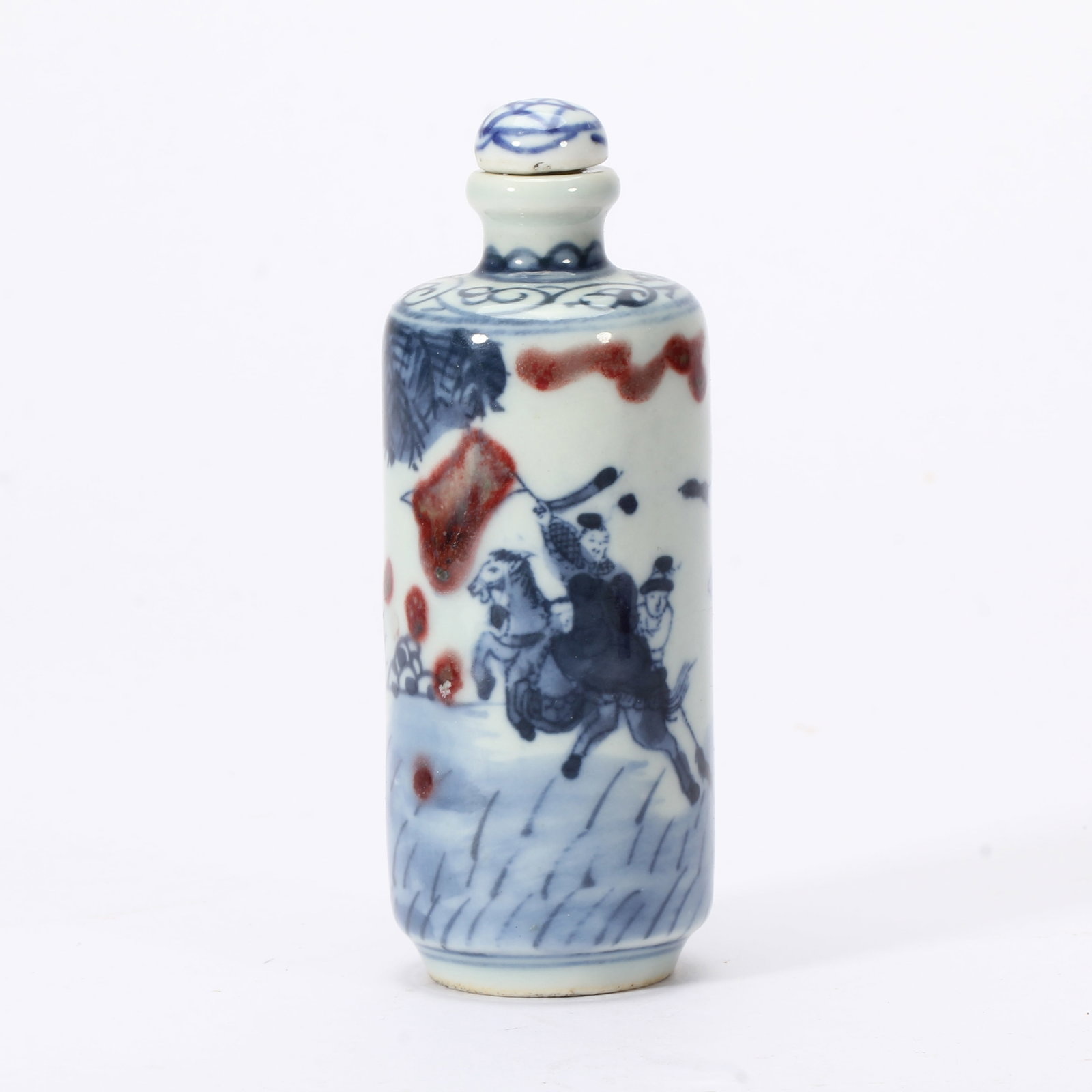 A CHINESE BLUE & COPPER-RED PORCELAIN SNUFF BOTTLE: A CHINESE BLUE & COPPER-RED PORCELAIN SNUFF BOTTLE (3.5 x 3.5 x 9cm,Weight 60g)