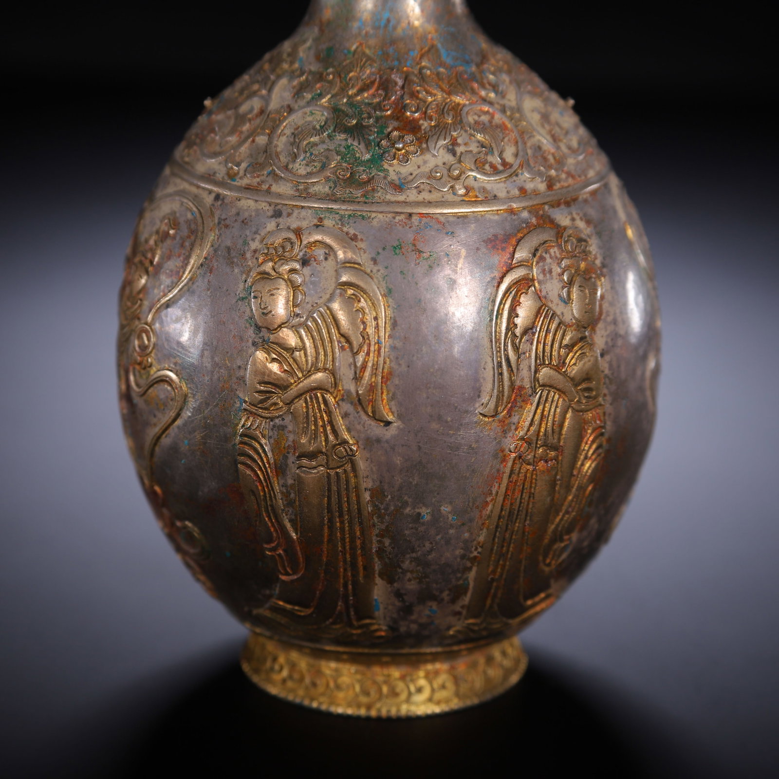 A SILVER PARTLY GILT BOTTLE VASE - 7