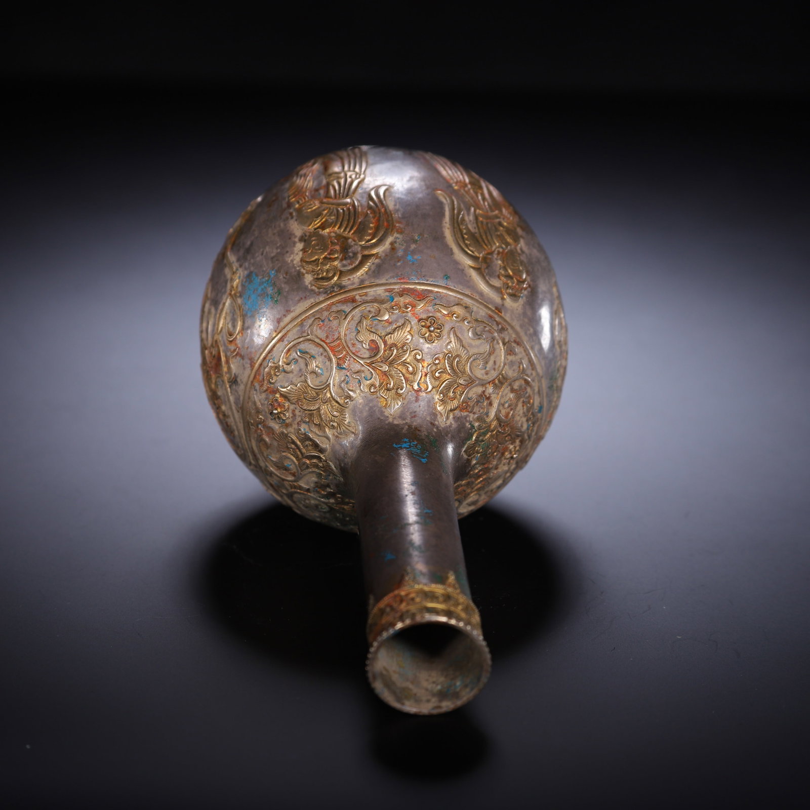A SILVER PARTLY GILT BOTTLE VASE - 8