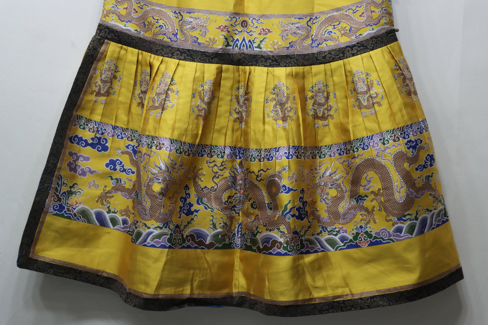 Silk Embroidery Cloud and Dragon Pattern Dragon Robe - 12