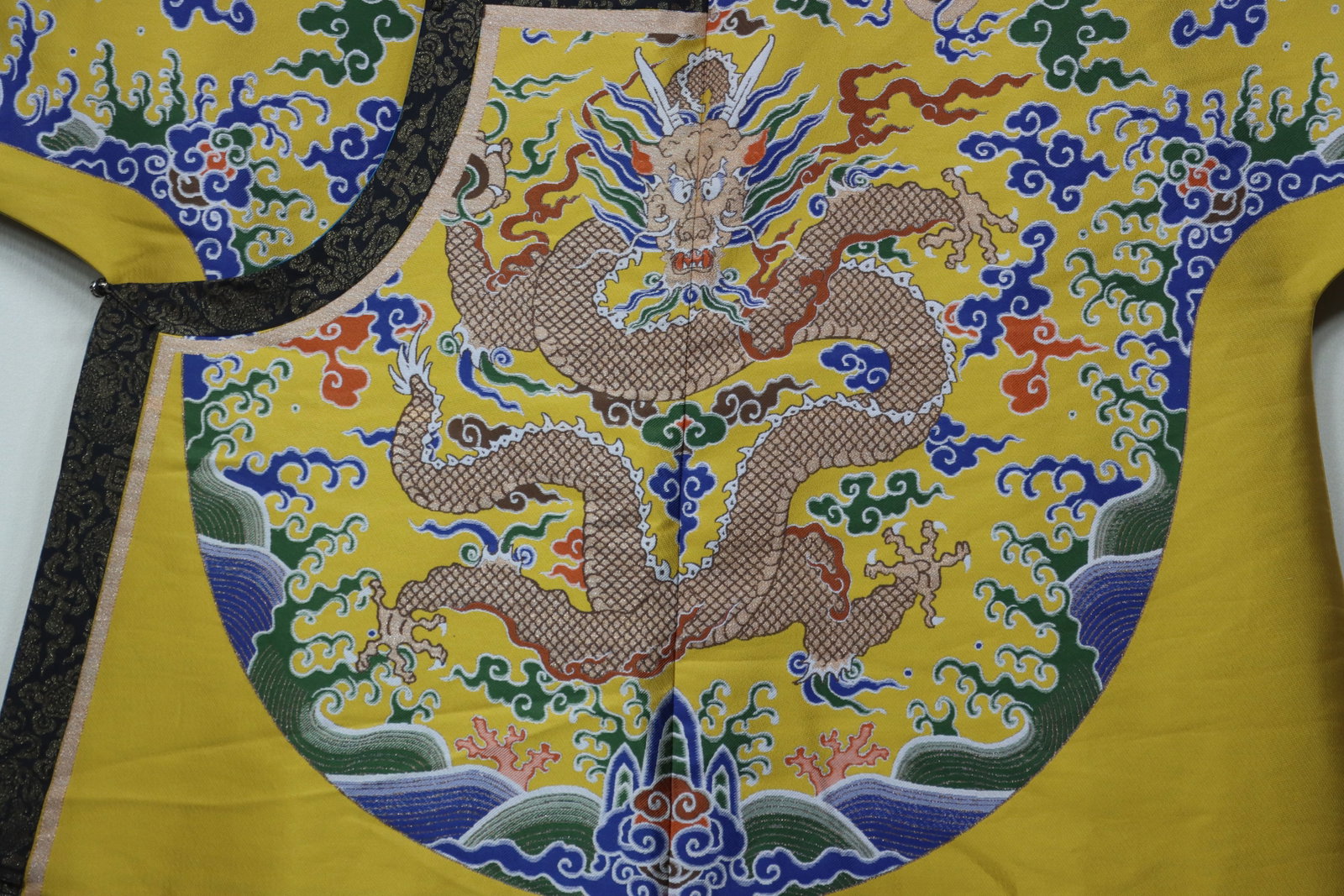 Silk Embroidery Cloud and Dragon Pattern Dragon Robe - 3