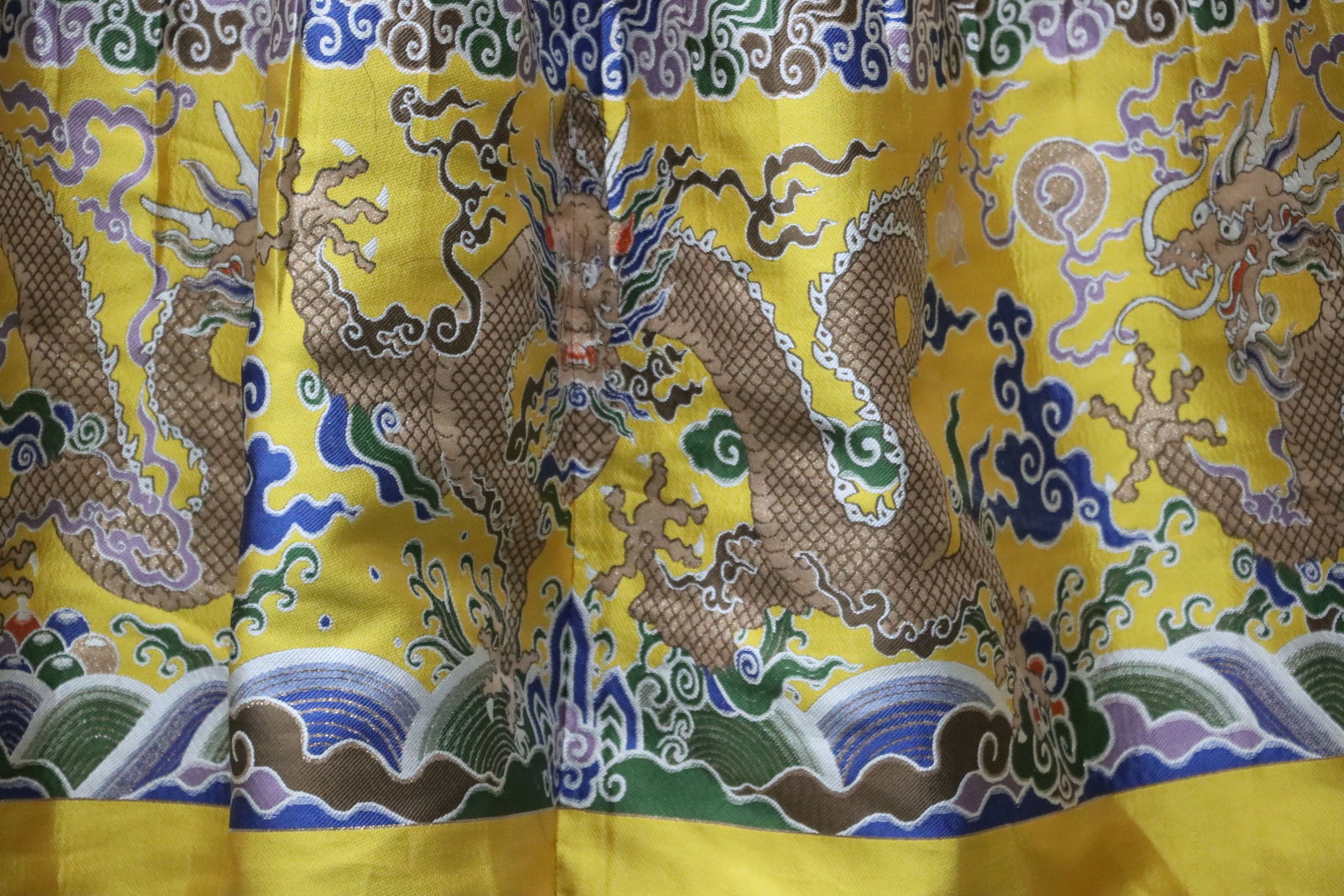 Silk Embroidery Cloud and Dragon Pattern Dragon Robe - 7