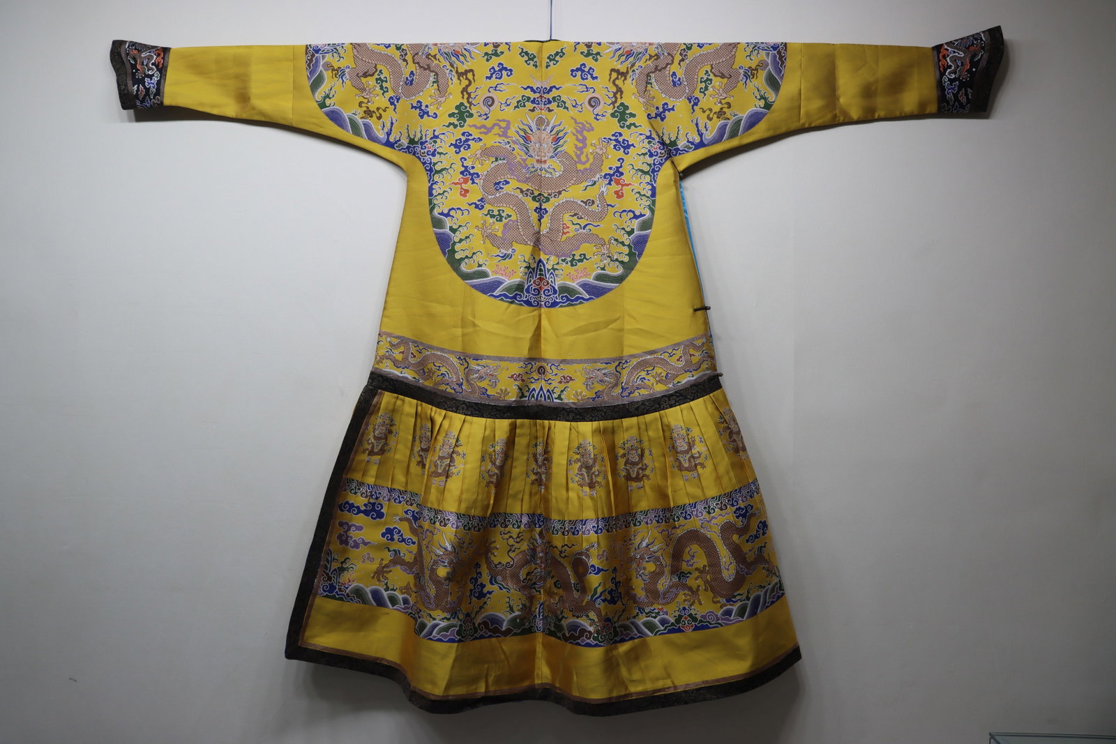 Silk Embroidery Cloud and Dragon Pattern Dragon Robe - 8
