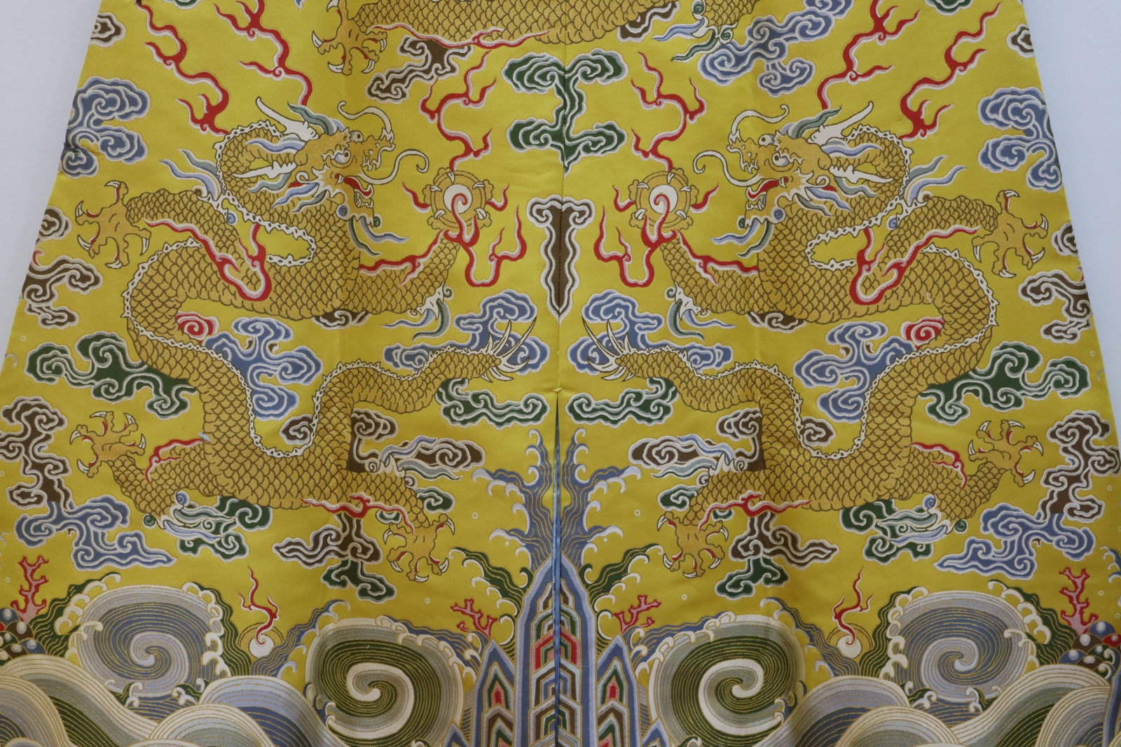 Silk Embroidery Cloud and Dragon Pattern Dragon Robe - 4