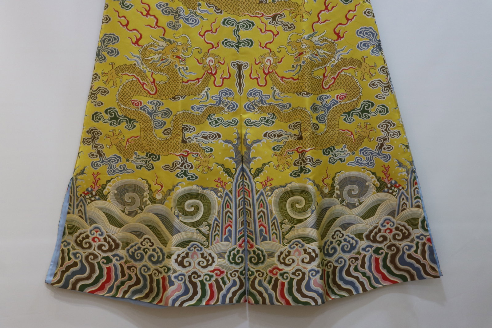 Silk Embroidery Cloud and Dragon Pattern Dragon Robe - 7