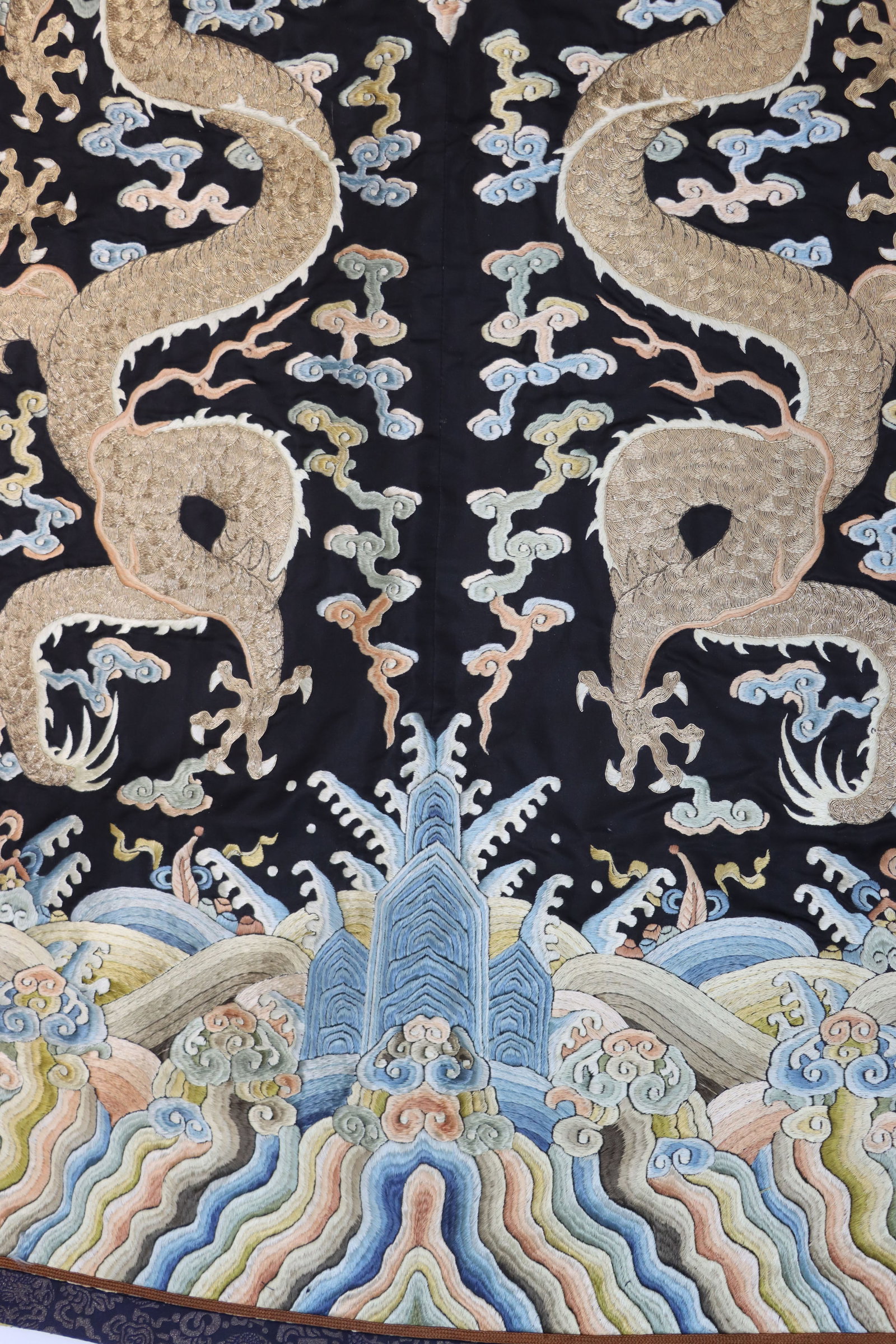 Silk Embroidery Cloud and Dragon Pattern Dragon Robe - 14