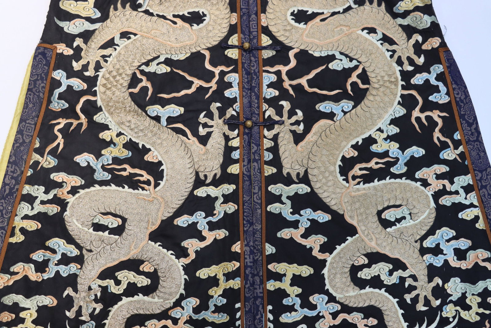 Silk Embroidery Cloud and Dragon Pattern Dragon Robe - 4