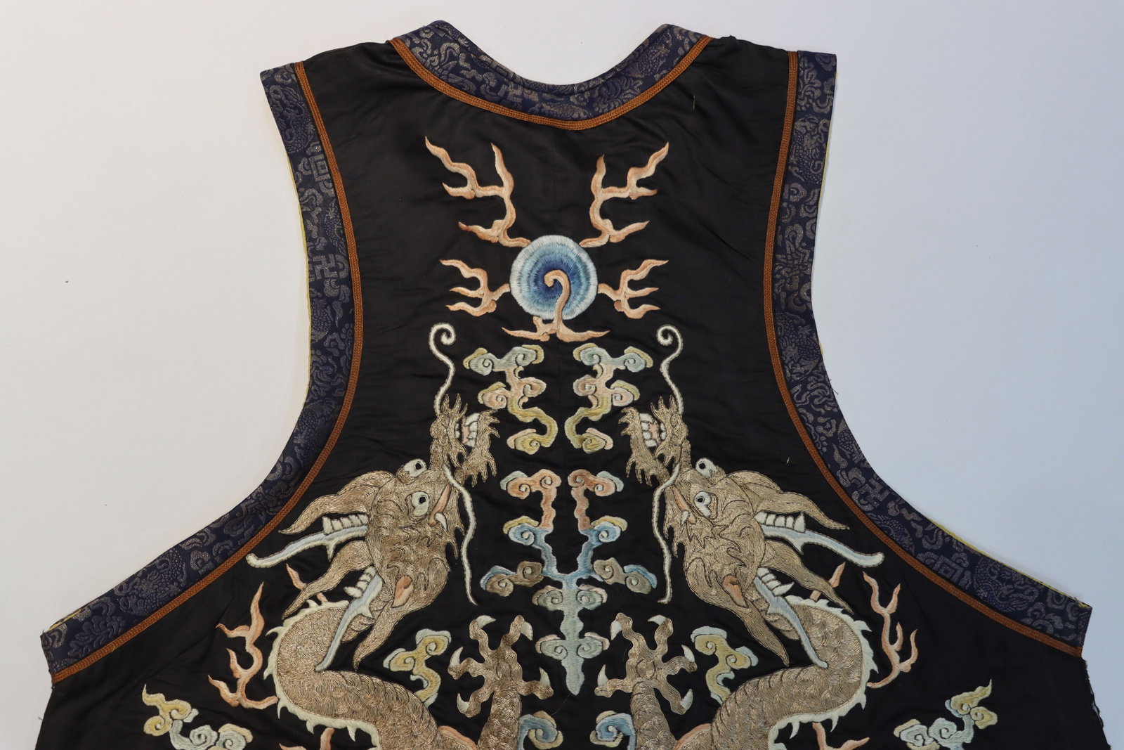 Silk Embroidery Cloud and Dragon Pattern Dragon Robe - 8