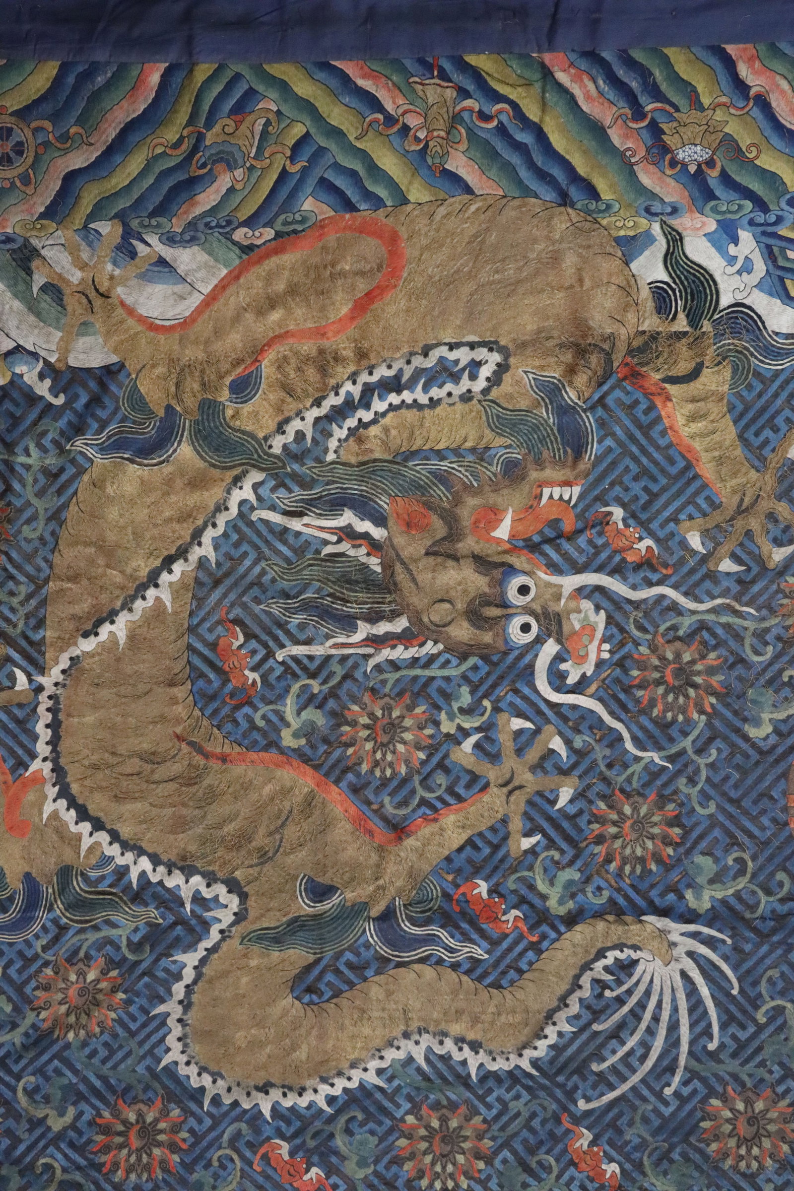 Silk Embroidery Cloud and Dragon Pattern Buzi - 3