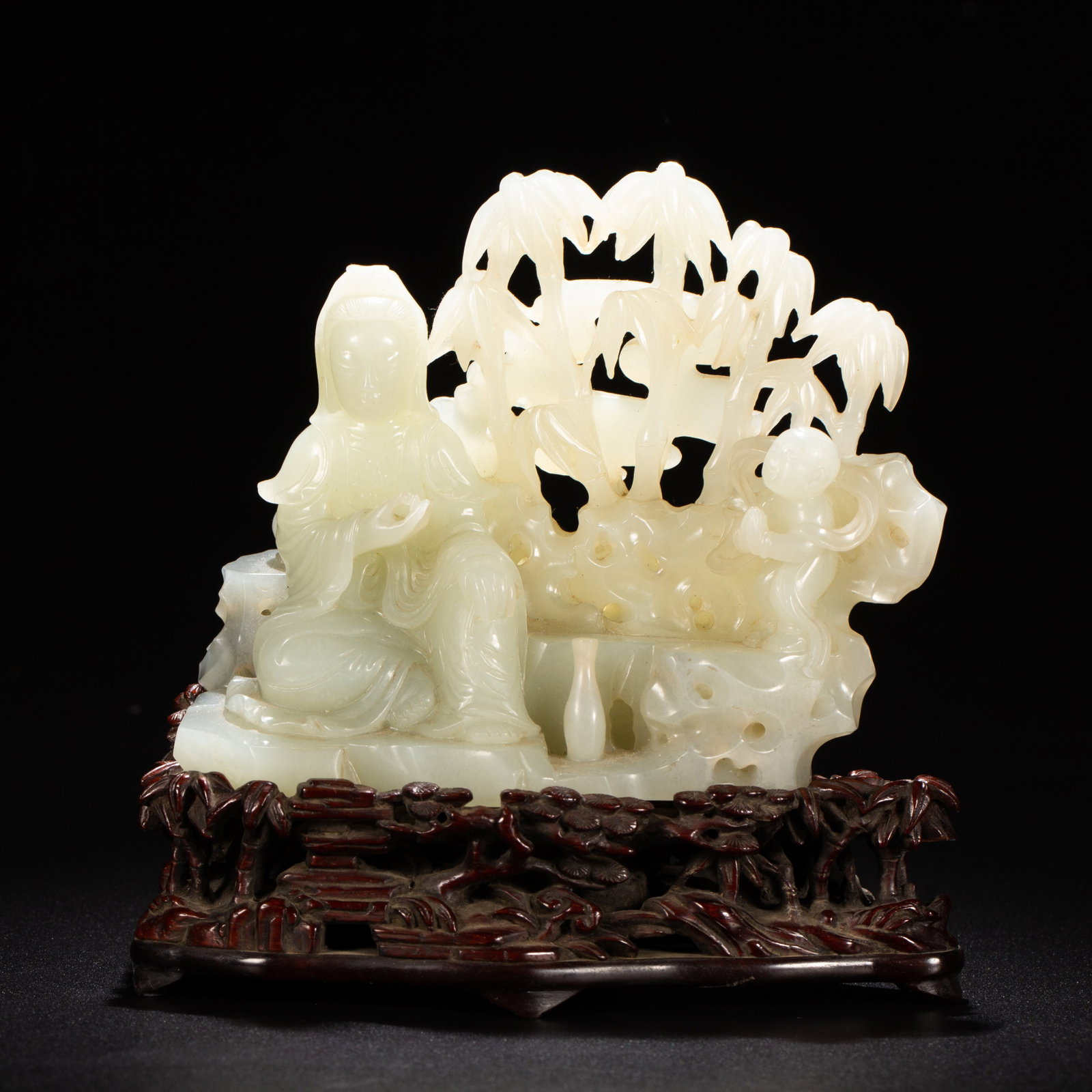 A CHINESE HETIAN JADE GUANYIN FIGURAL GROUP: A CHINESE HETIAN JADE GUANYIN FIGURAL GROUP (14 x 8 x 15cm,Weight 800g)
