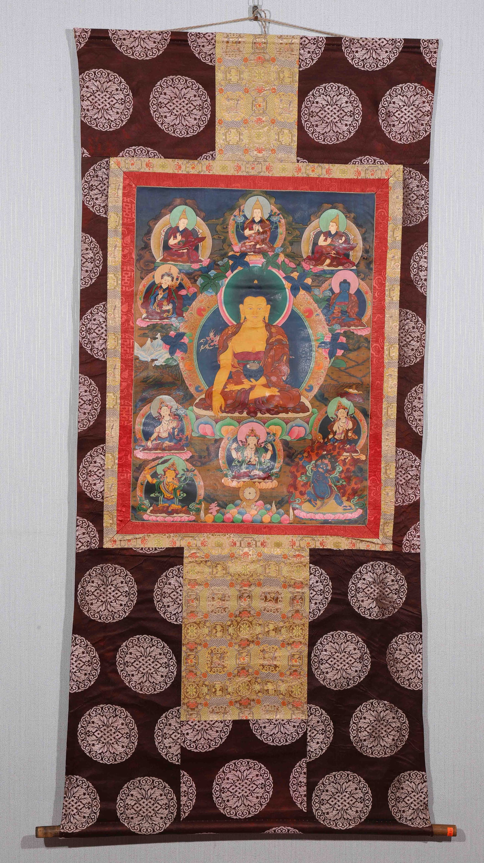 CHINESE TIBETAN PADMASAMBHAVA THANGKA: CHINESE TIBETAN PADMASAMBHAVA THANGKA (175 x 90cm)