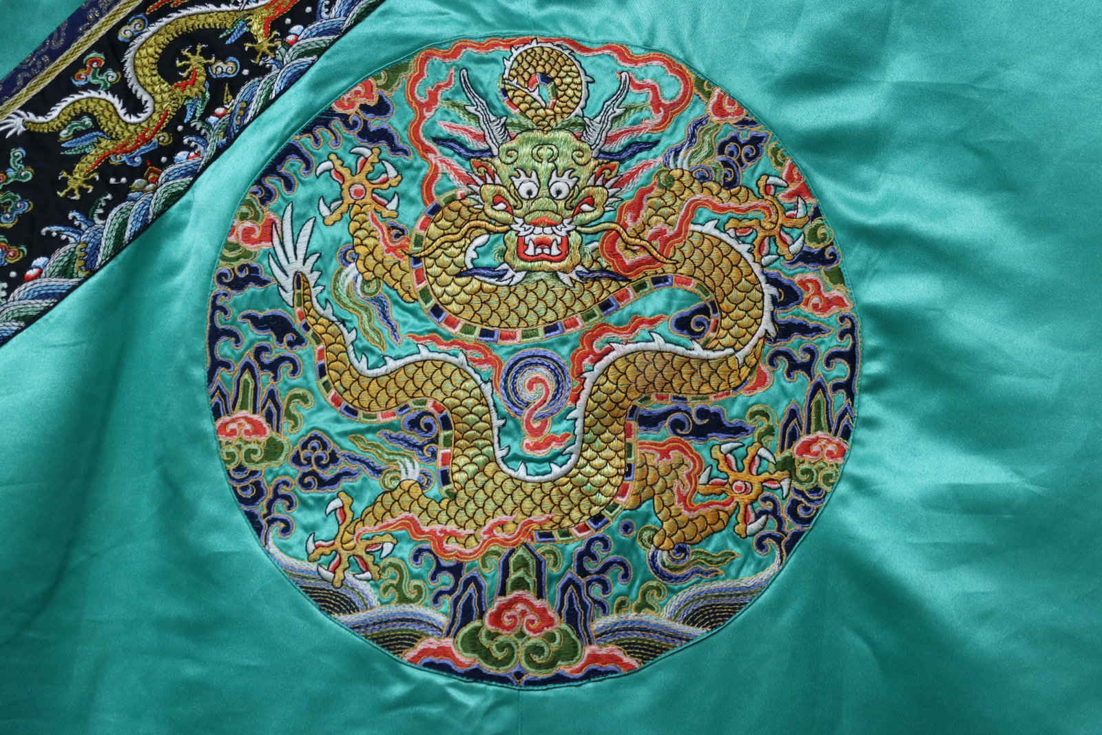 Silk Embroidery Cloud and Dragon Pattern Dragon Robe - 4