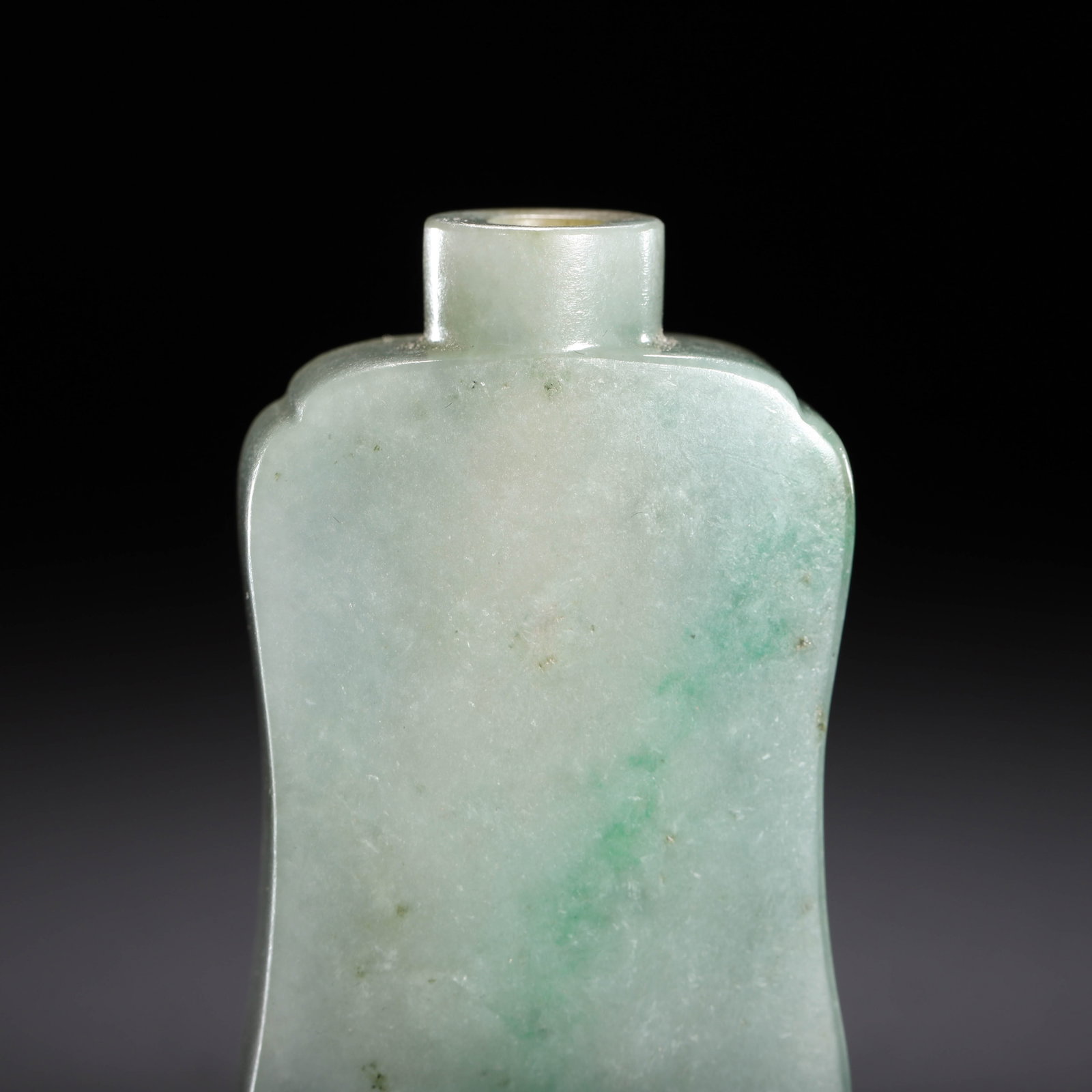 A CHINESE JADEITE SNUFF BOTTLE - 2