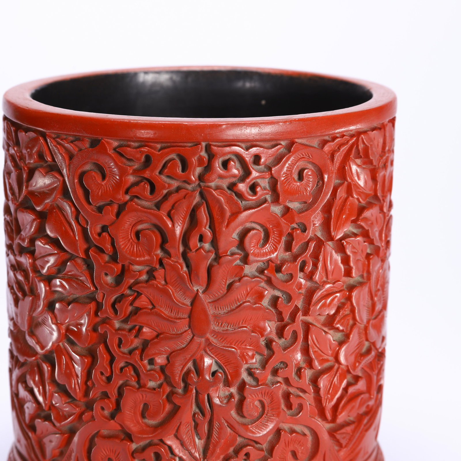 CHINESE CINNABAR LACQUER BRUSH POT - 3