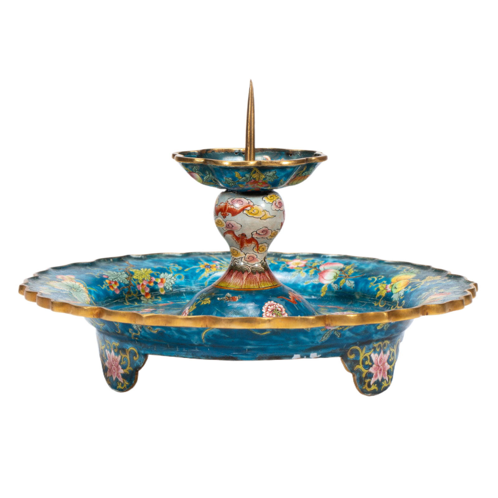 A CHINESE PAINTED ENAMEL CANDLESTICK: A CHINESE PAINTED ENAMEL CANDLESTICK (17 x 17 x 11.5cm,Weight 380g)