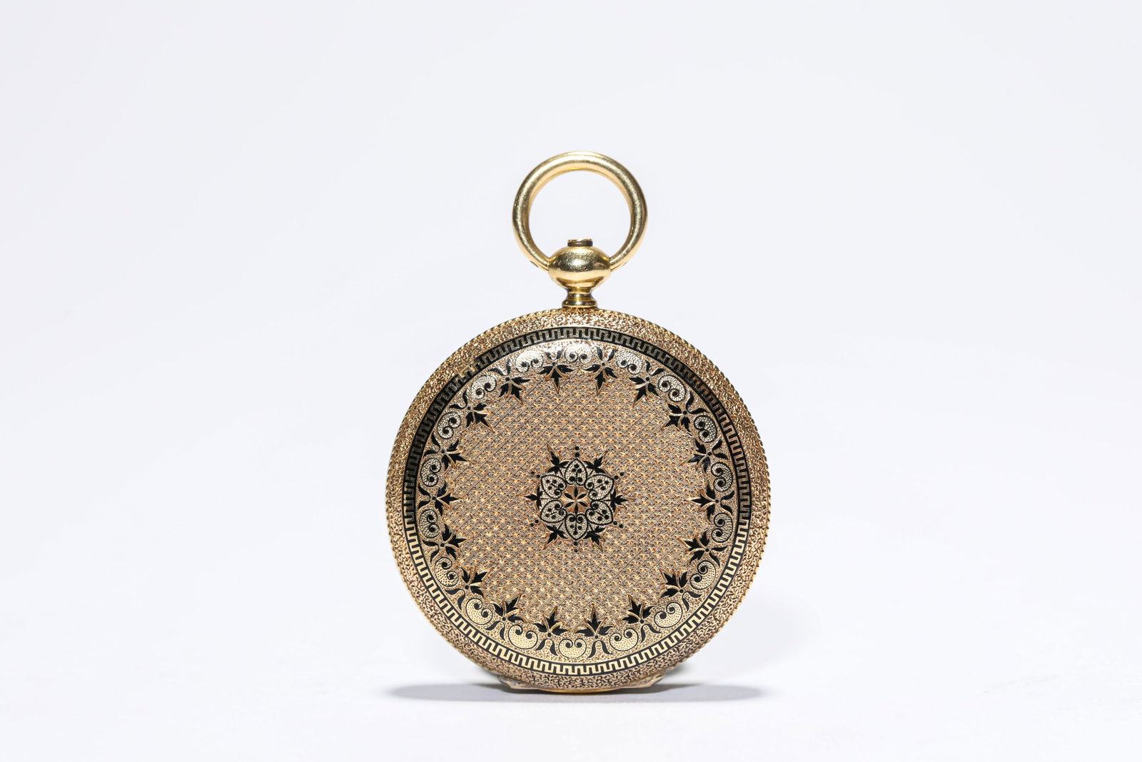 AN 18K GOLD ENAMEL POCKET WATCH: AN 18K GOLD ENAMEL POCKET WATCH Description: Dimensions: Weight: 52 g. Width: 4 cm x Height: 5.5 cm. All measurements are approximate.