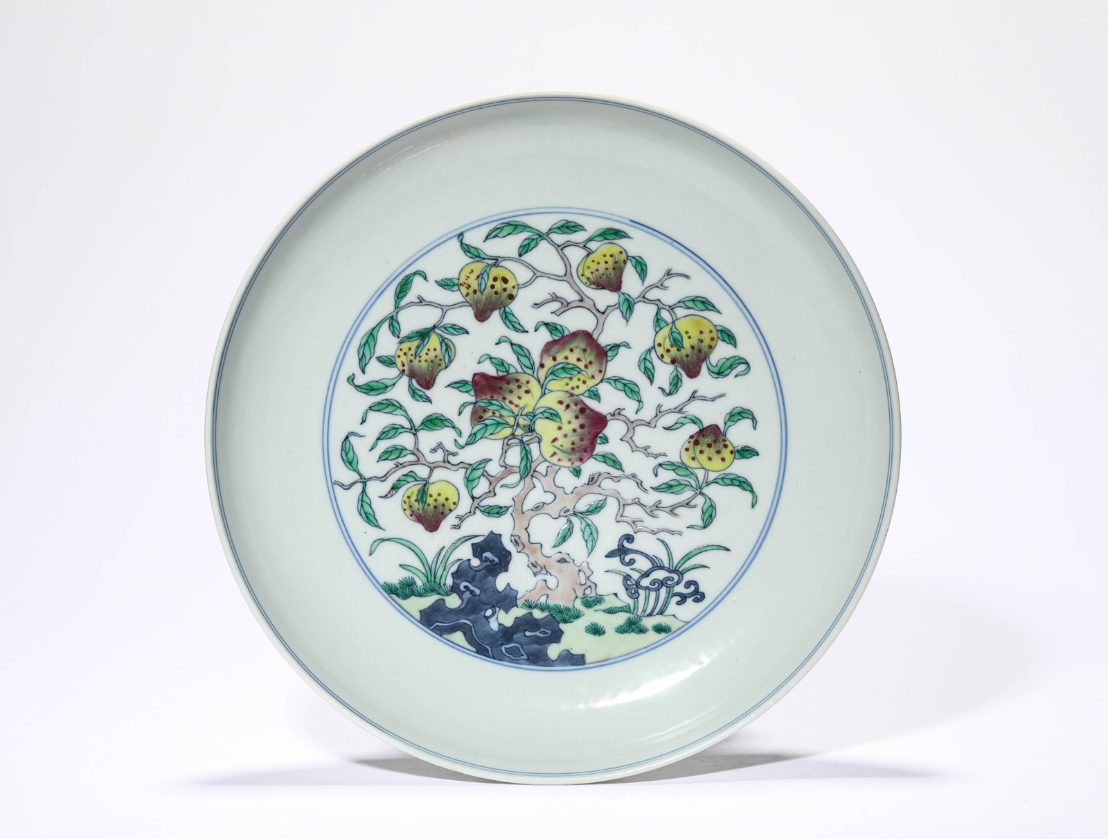 A DOUCAI 'BAT AND SHOU' DISH (1 of 5)
