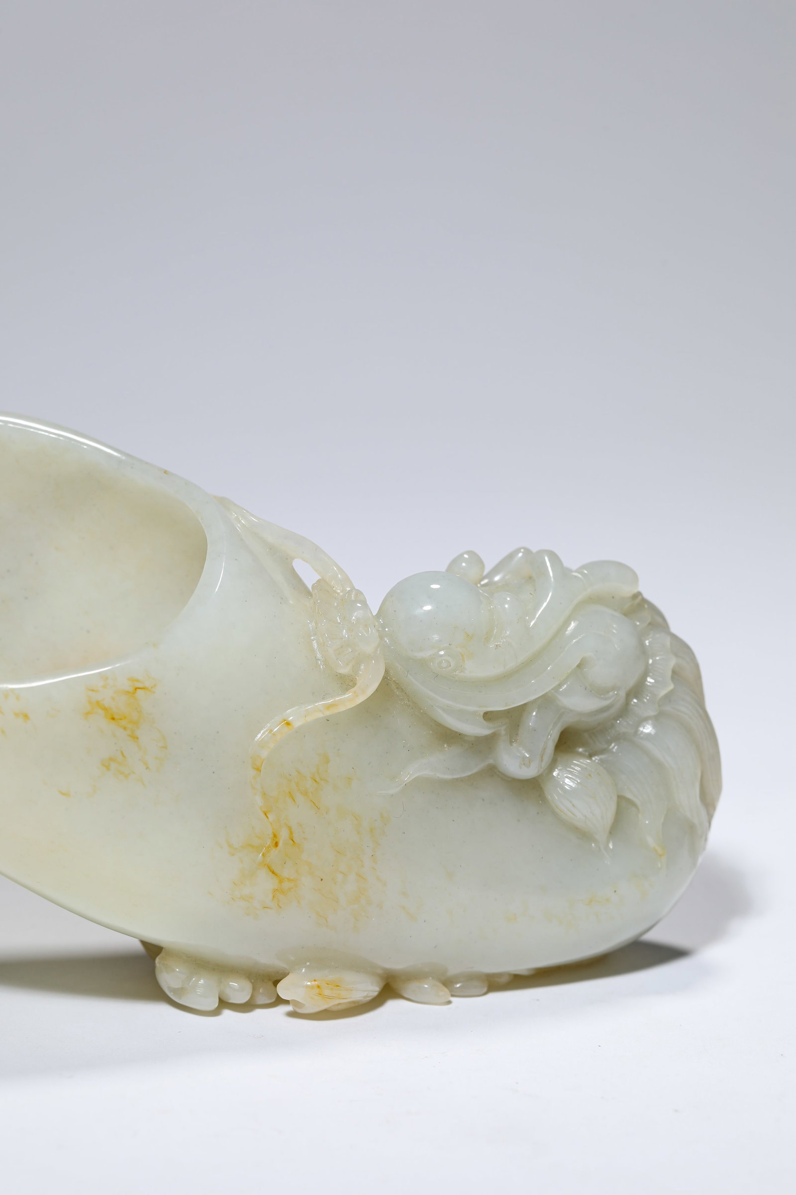 A JADE 'CARVED DRAGON-HEAD' CUP - 2