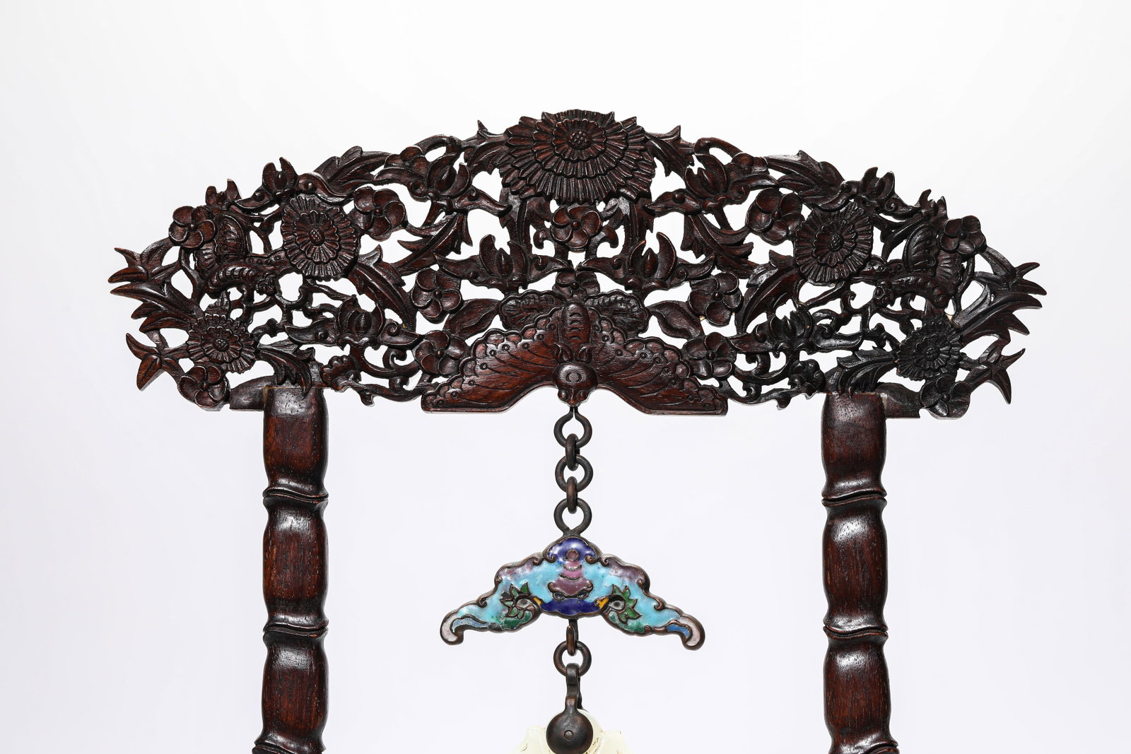 A JADE 'CARVED DOUBLE FISH' HANGING PANEL - 4