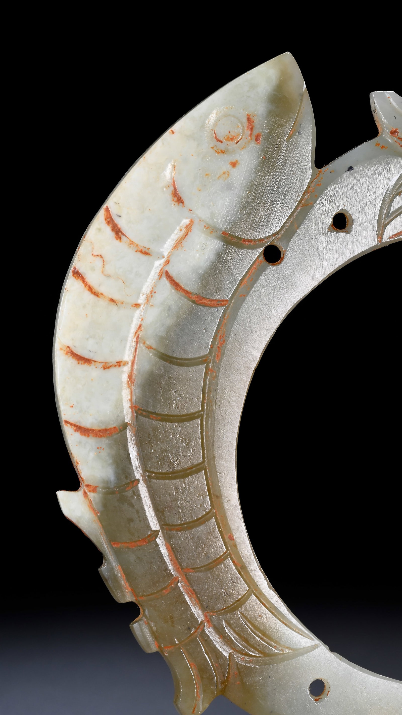 A JADE 'THREE FISH' RING PENDANT - 6