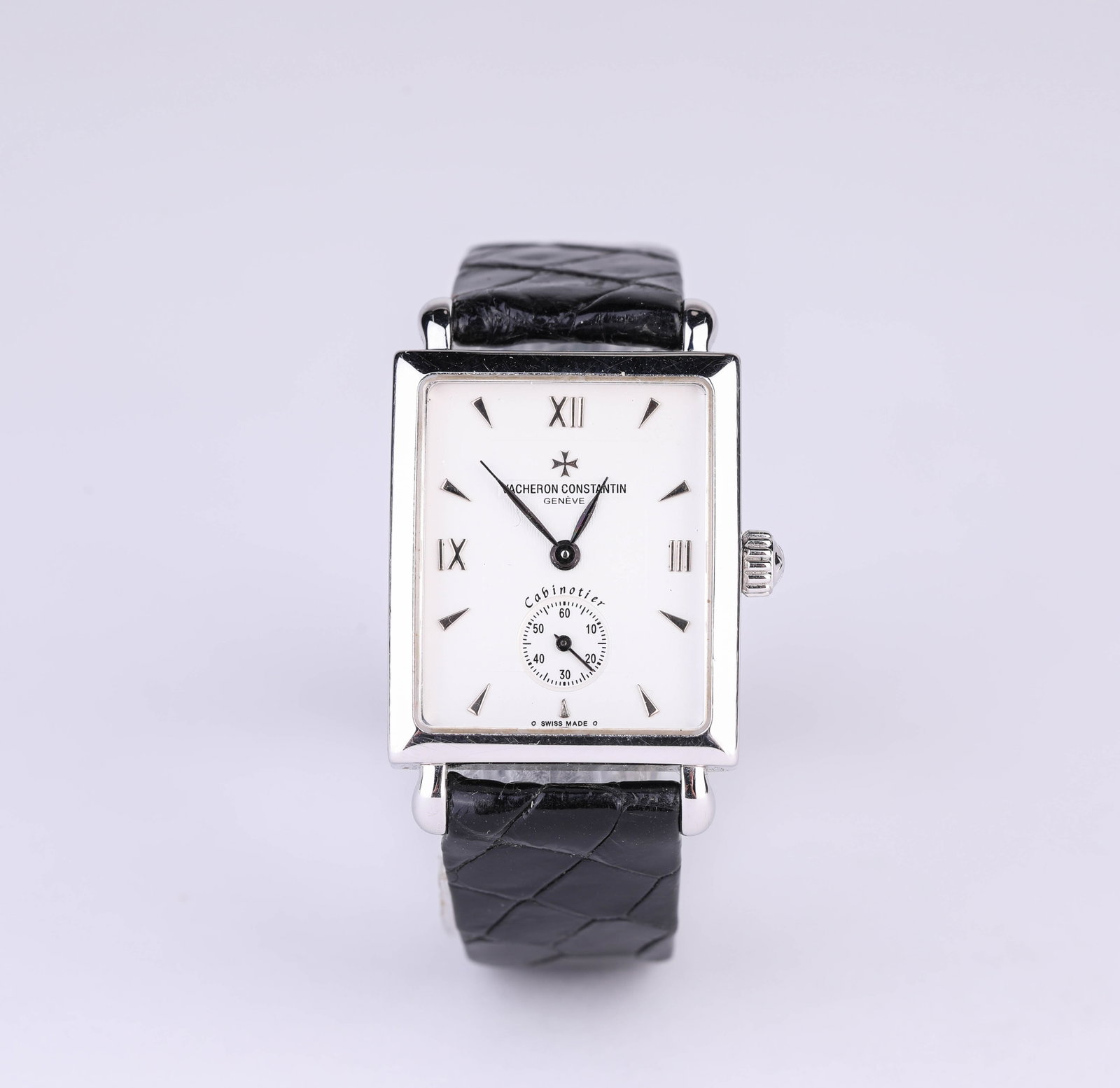 A VACHERON CONSTANTIN 18K WHITE GOLD MANUAL-WIND MECHANICAL WRISTWATCH: A VACHERON CONSTANTIN 18K WHITE GOLD MANUAL-WIND MECHANICAL WRISTWATCH Description: Dimensions: Length: 4 cm x Width: 2.9 cm. All measurements are approximate.
