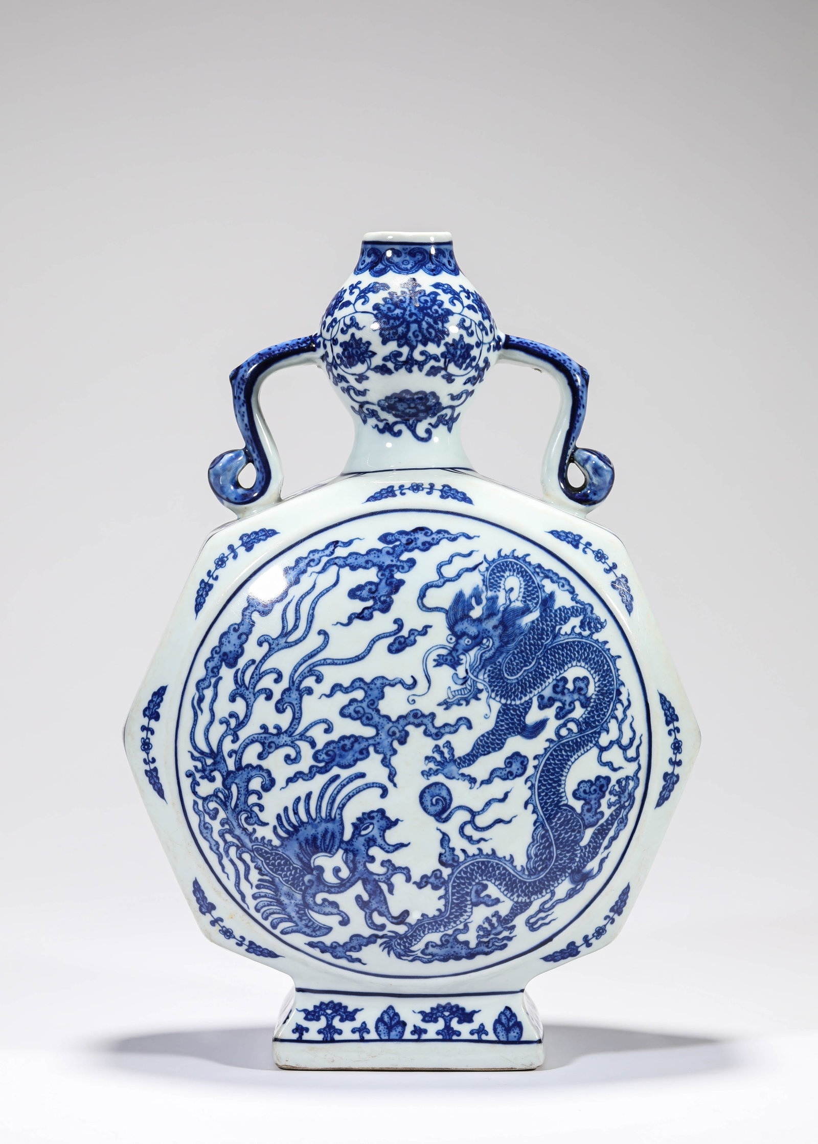 A BLUE AND WHITE 'DRAGON AND PHOENIX' 'FLAT' VASE (1 of 5)