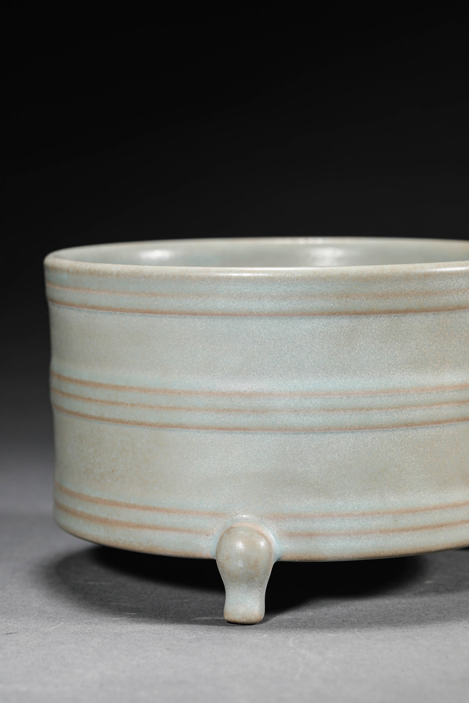 A RU WARE THREE-LEGGED INCENSE BURNER - 4
