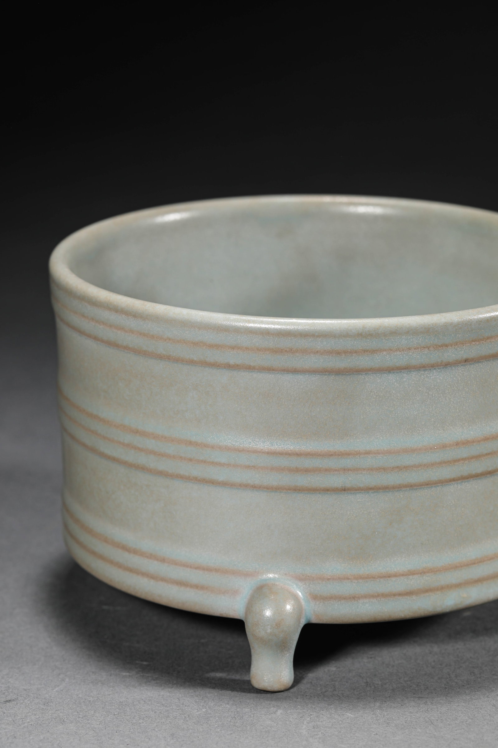 A RU WARE THREE-LEGGED INCENSE BURNER - 5