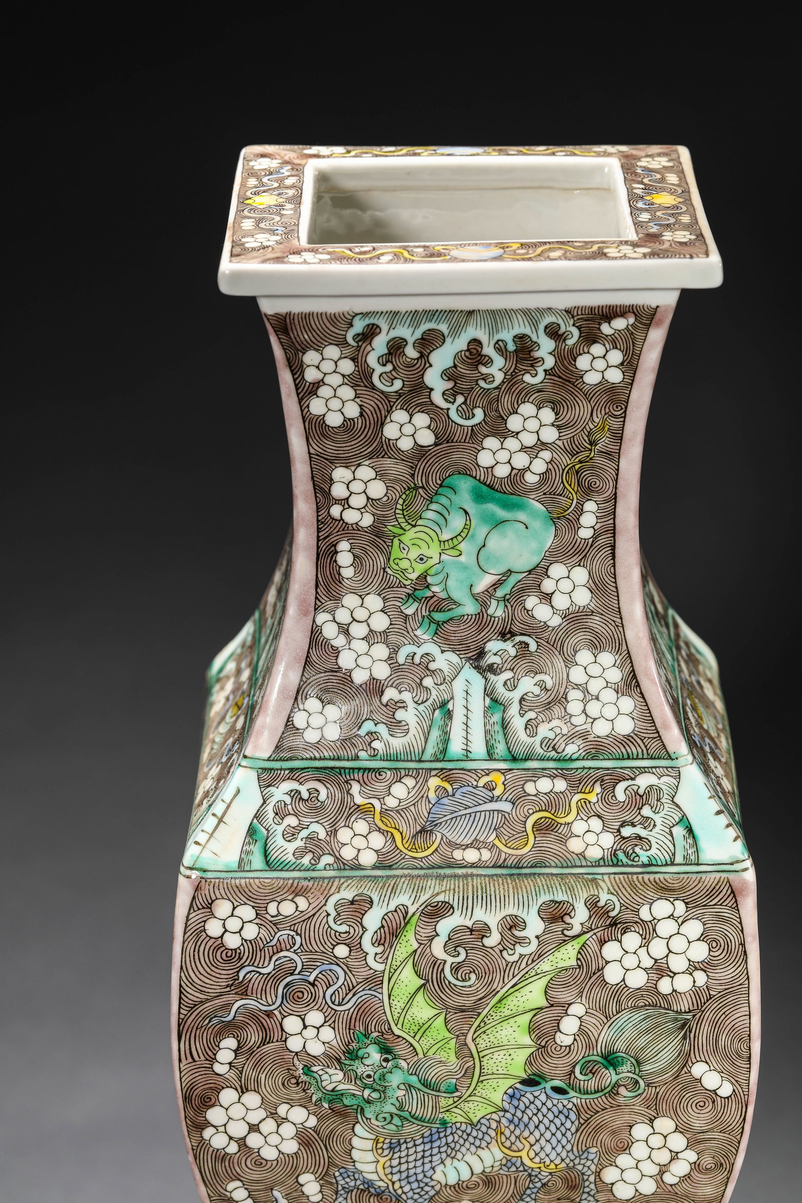A WUCAI SQUARE VASE - 3