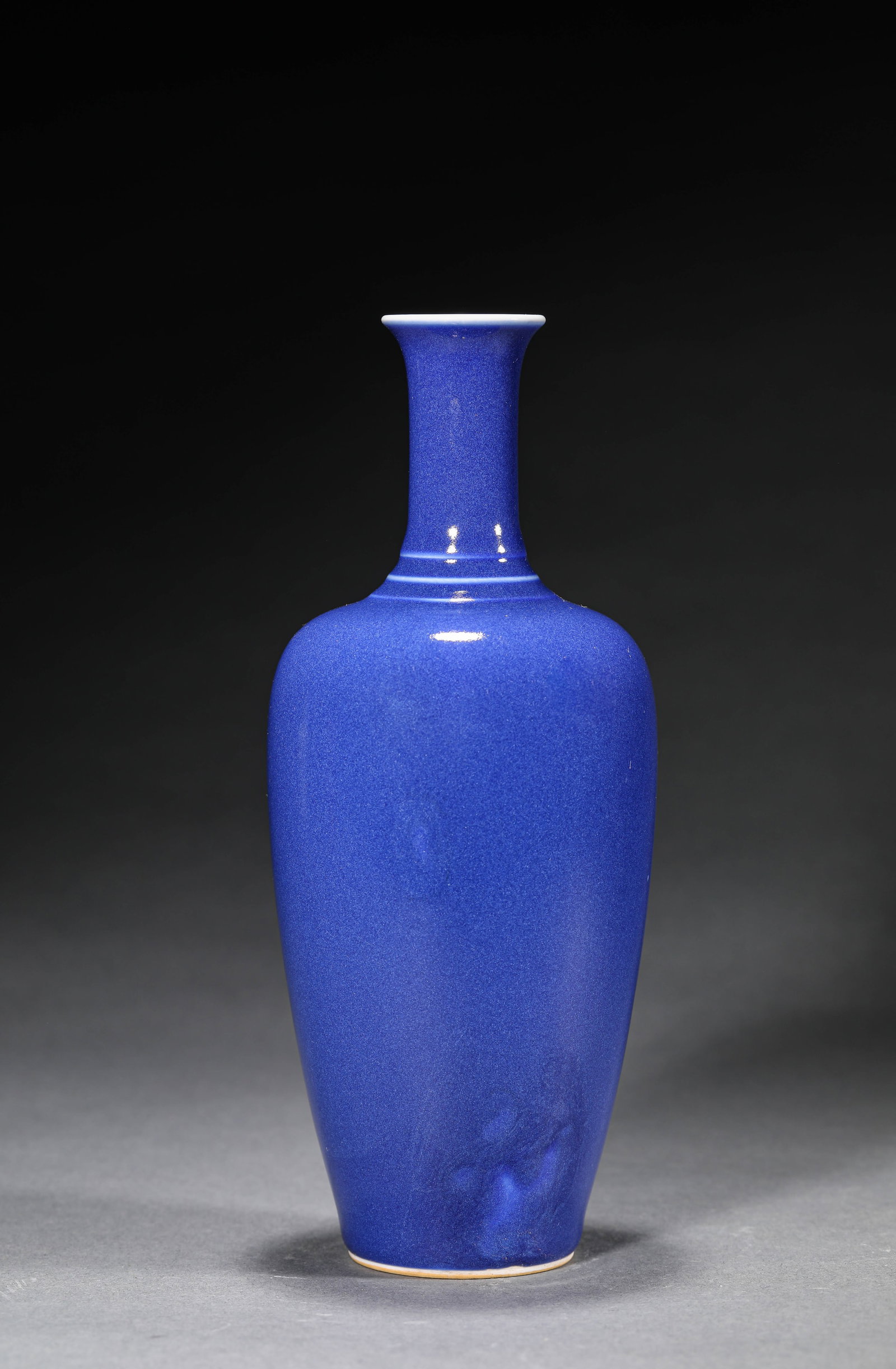 A JI BLUE GLAZED WILLOW LEAF VASE - 3