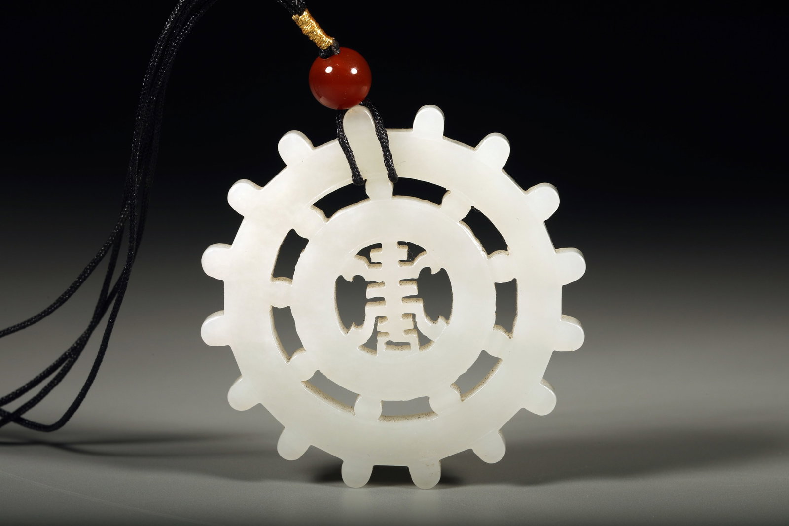 A WHITE JADE 'LONGEVITY' PENDANT - 5