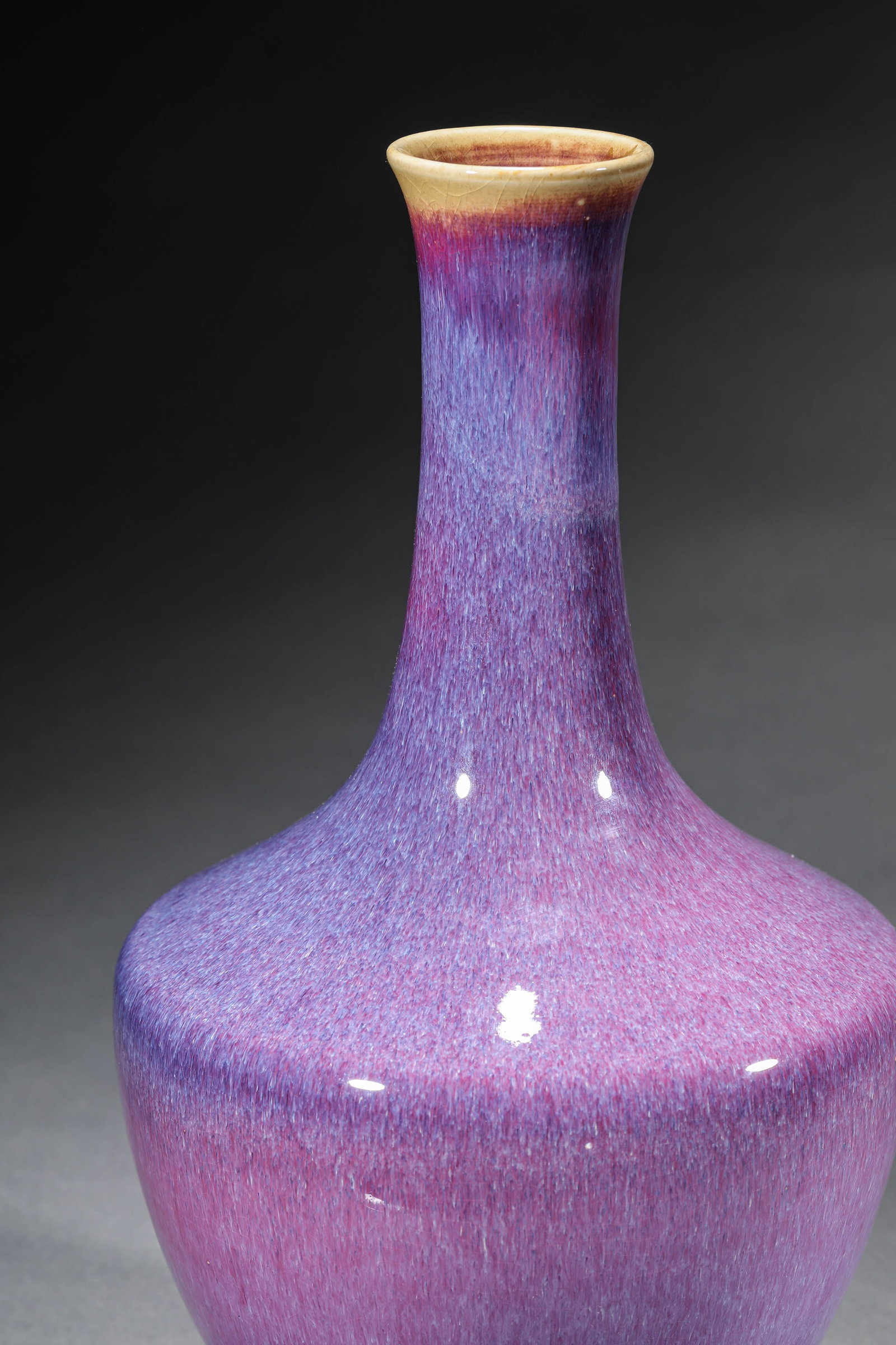 A YAOBAO GLAZED PRESENTATION VASE - 2