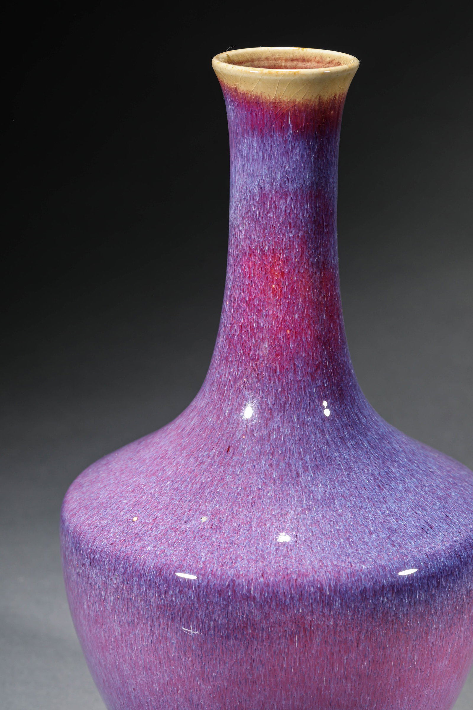 A YAOBAO GLAZED PRESENTATION VASE - 4