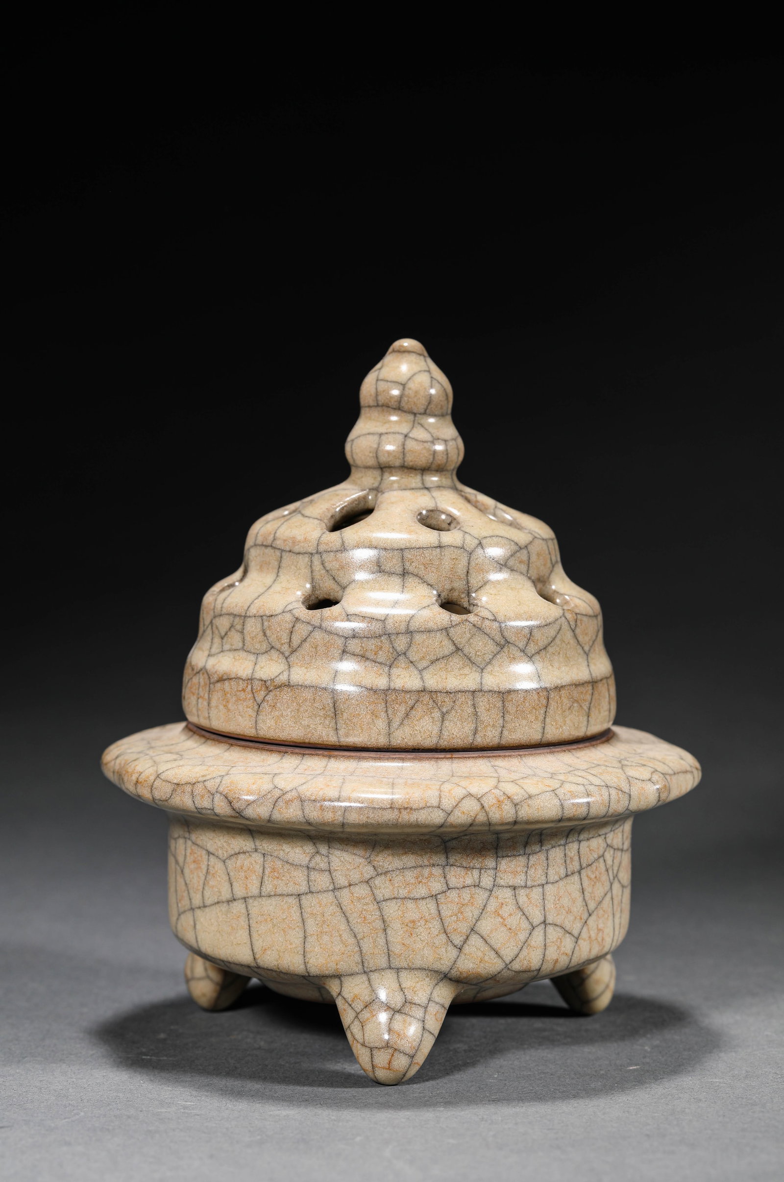 A GE WARE THREE-LEGGED INCENSE BURNER - 2
