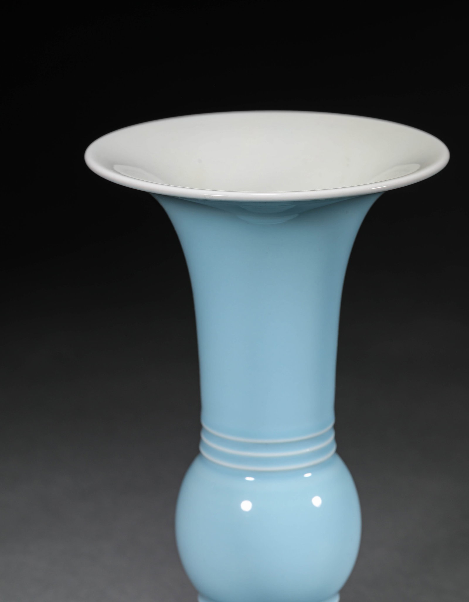 A SKY BLUE GLAZED GU VASE - 3