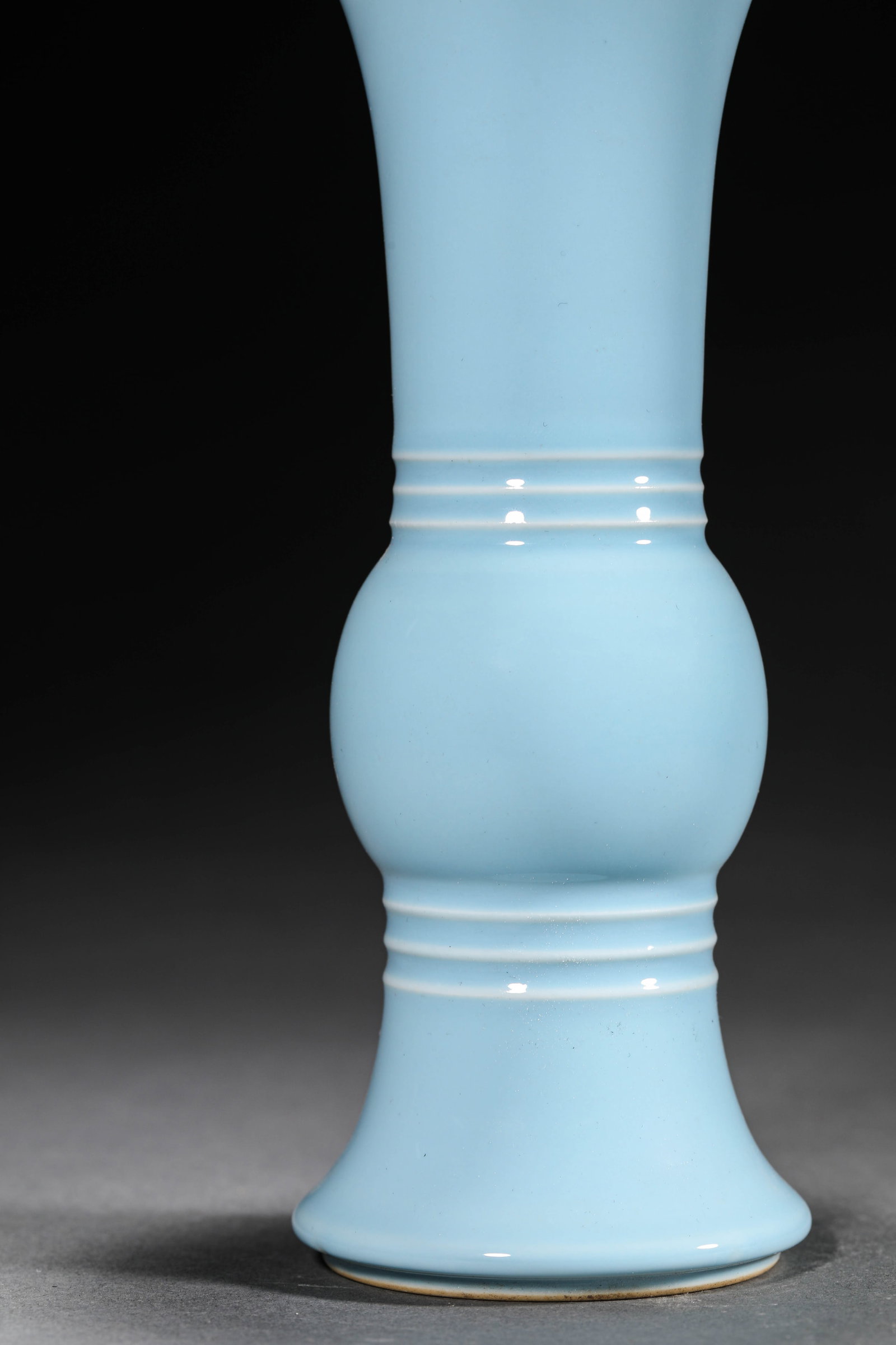 A SKY BLUE GLAZED GU VASE - 4