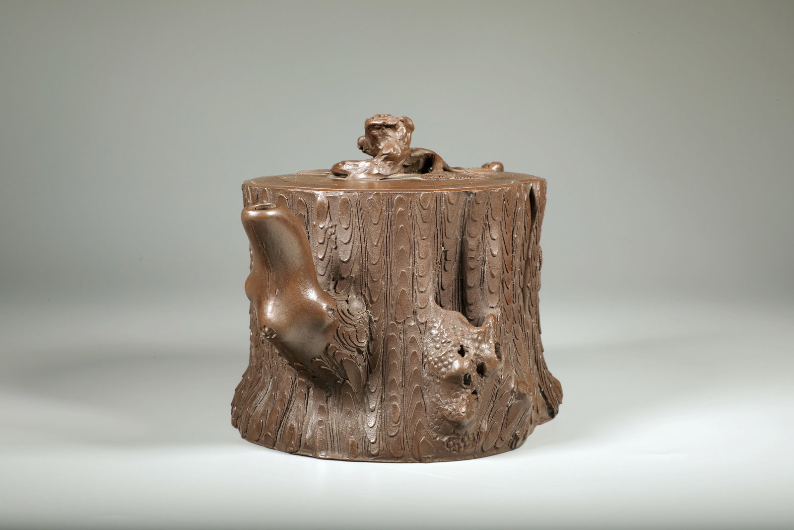 A YIXING CLAY KNOTTED TREE-TRUNK TEAPOT - 2
