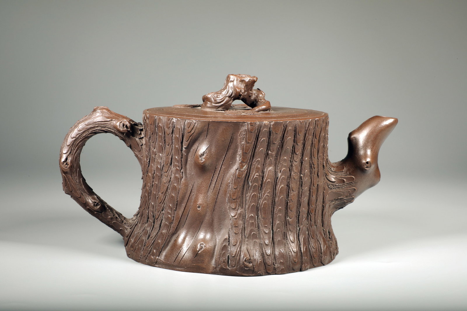 A YIXING CLAY KNOTTED TREE-TRUNK TEAPOT - 3